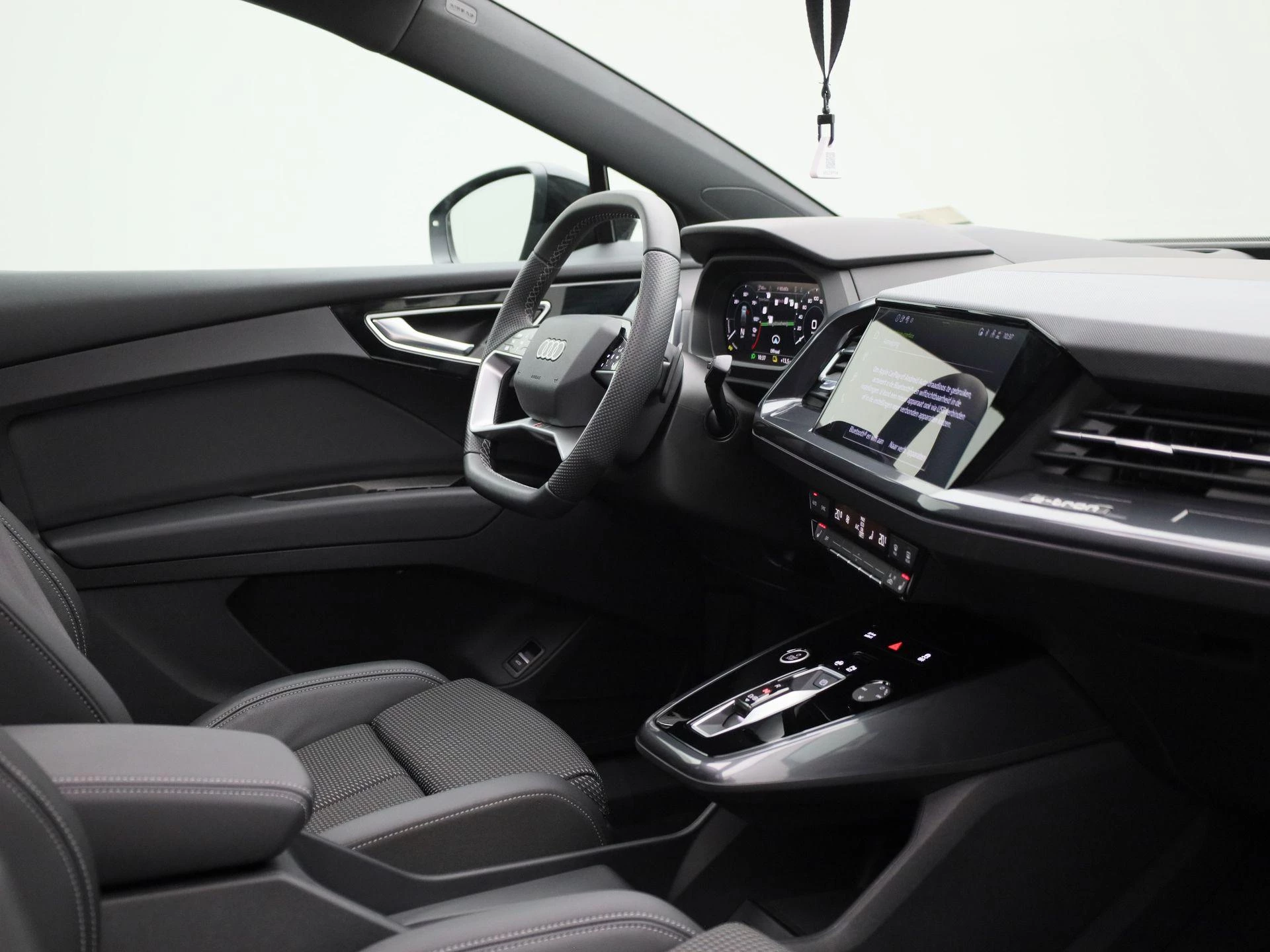 Audi-Q4 e-tron-image-41