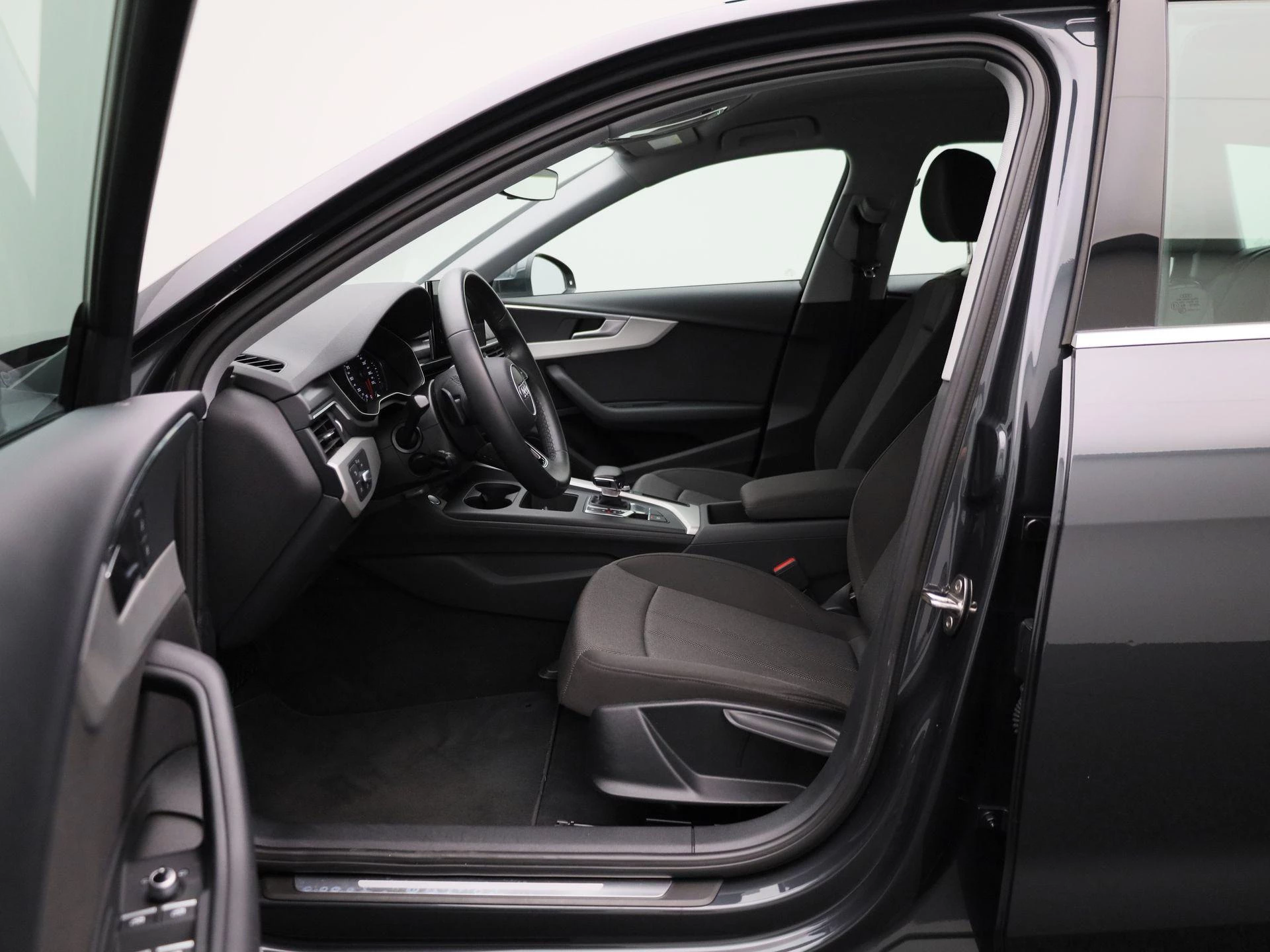 Audi-A4-image-8