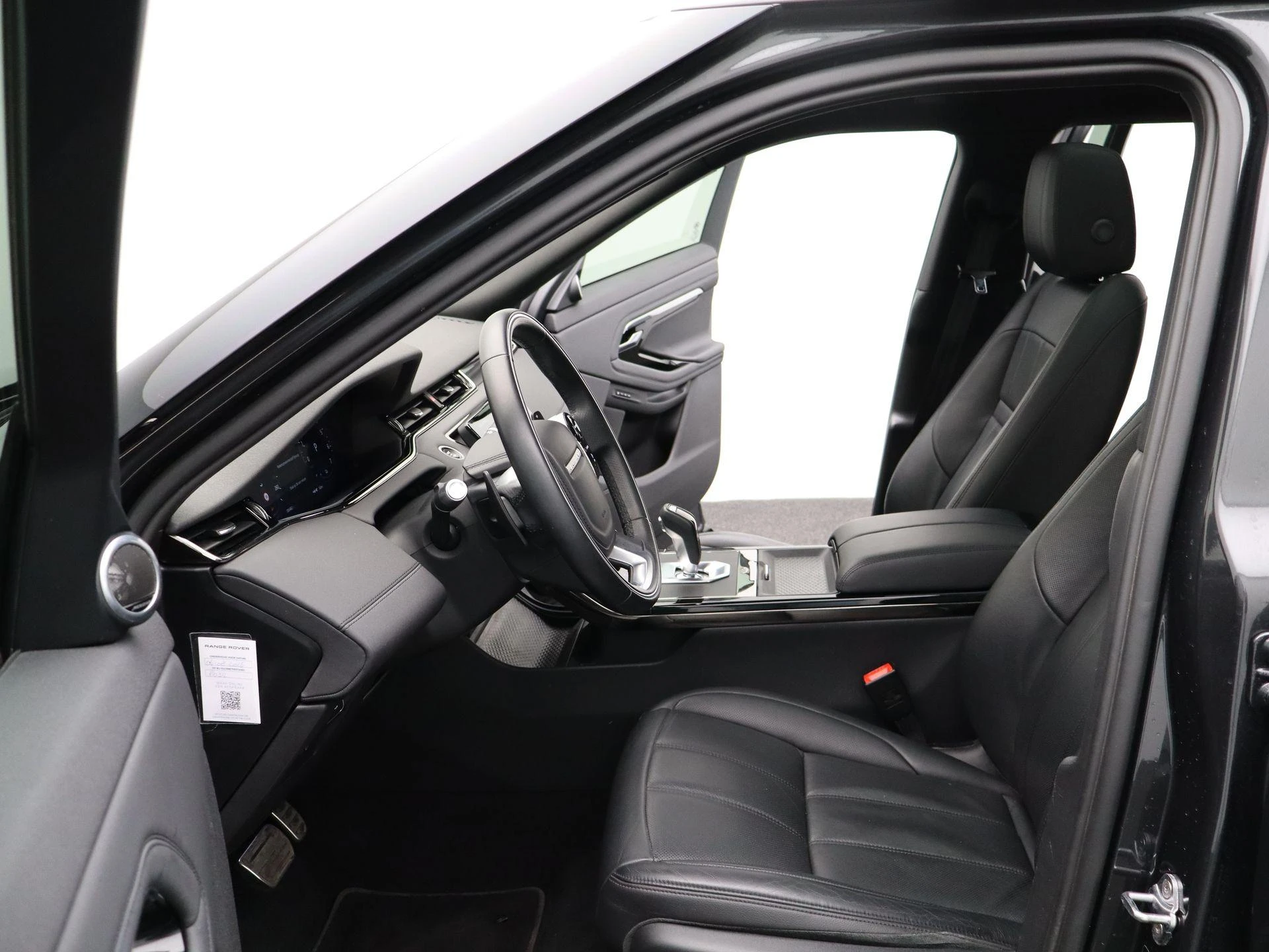 Land Rover-Range Rover Evoque-image-11