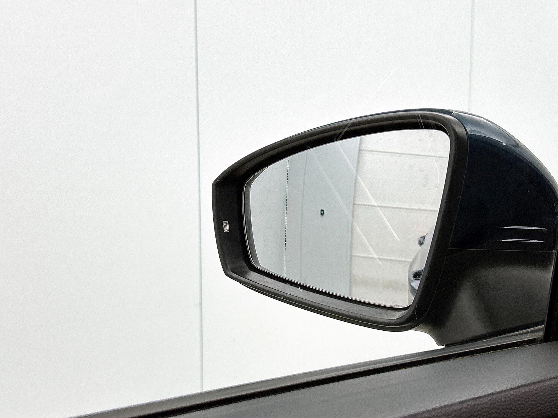 Volkswagen-Tiguan-image-16