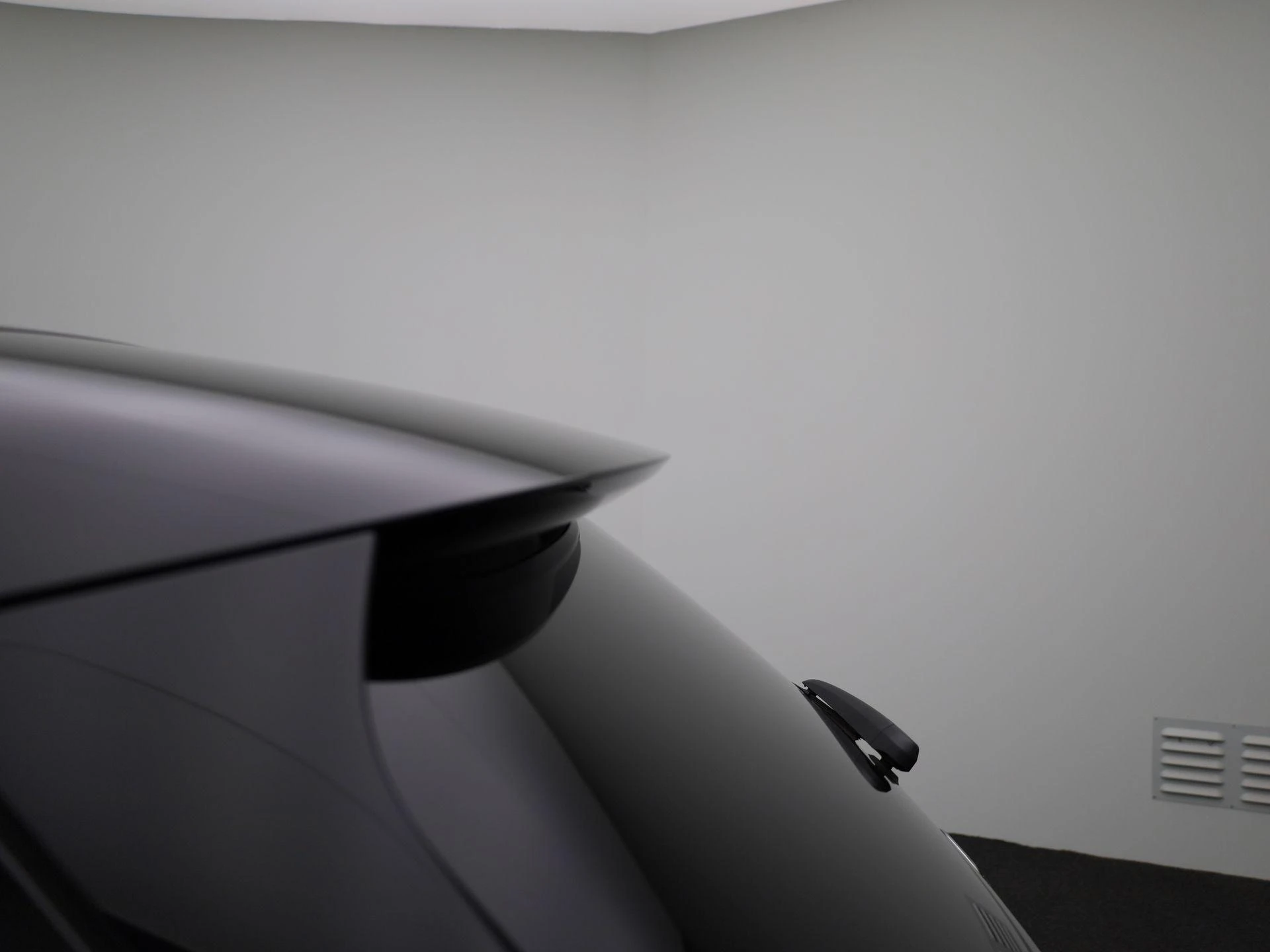 Mercedes-Benz-GLA-image-48