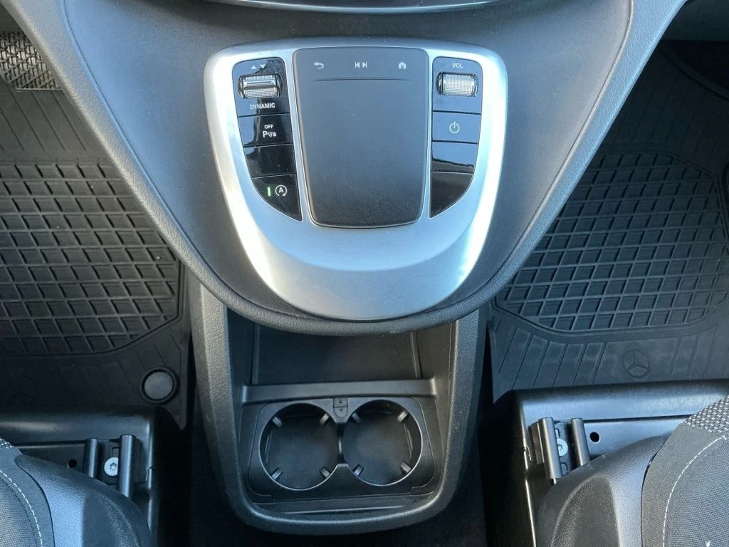 Mercedes-Benz-V-Klasse 300-image-15