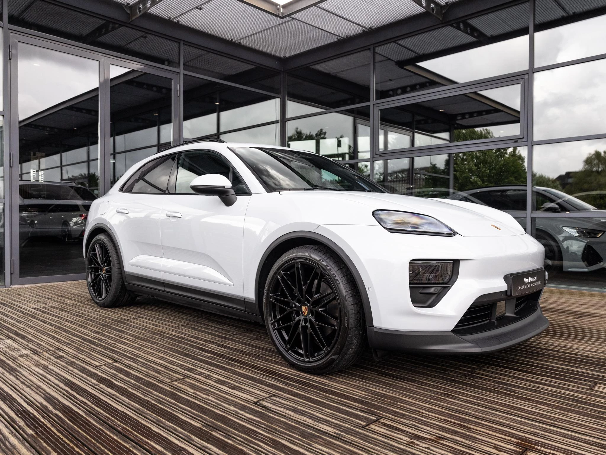 Porsche-Macan-image-2