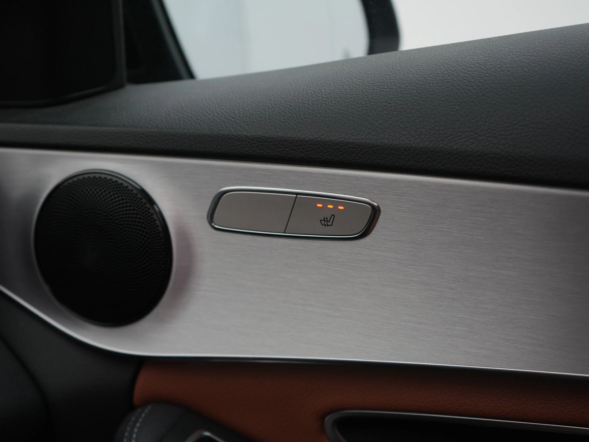 Mercedes-Benz-C-Klasse-image-35