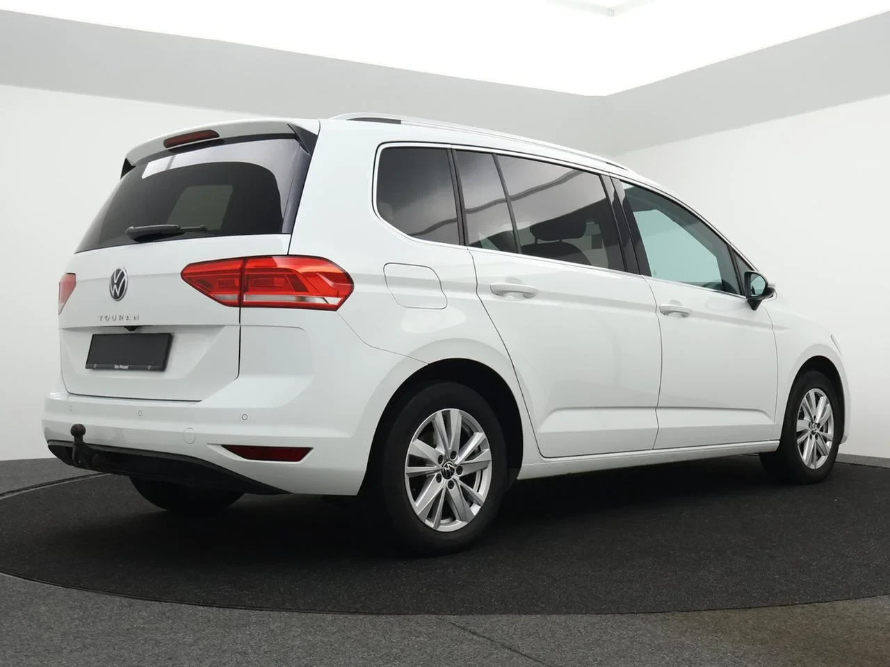Volkswagen-Touran-image-10