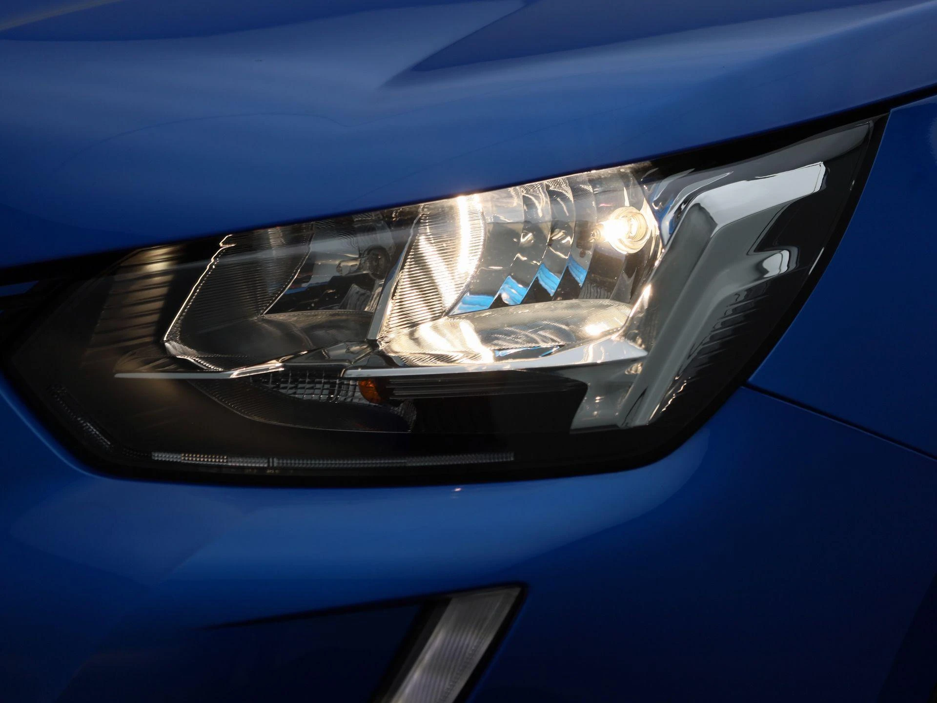 Peugeot-e-2008-image-15