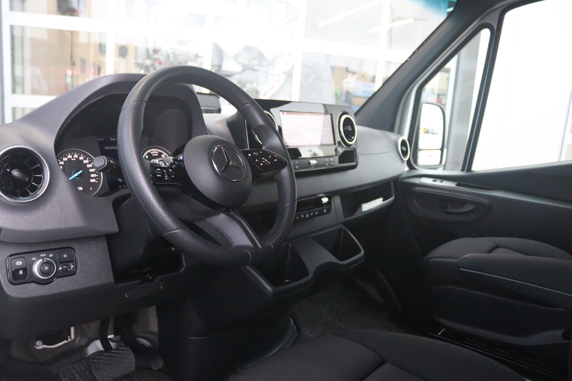 Mercedes-Benz-eSprinter-image-5