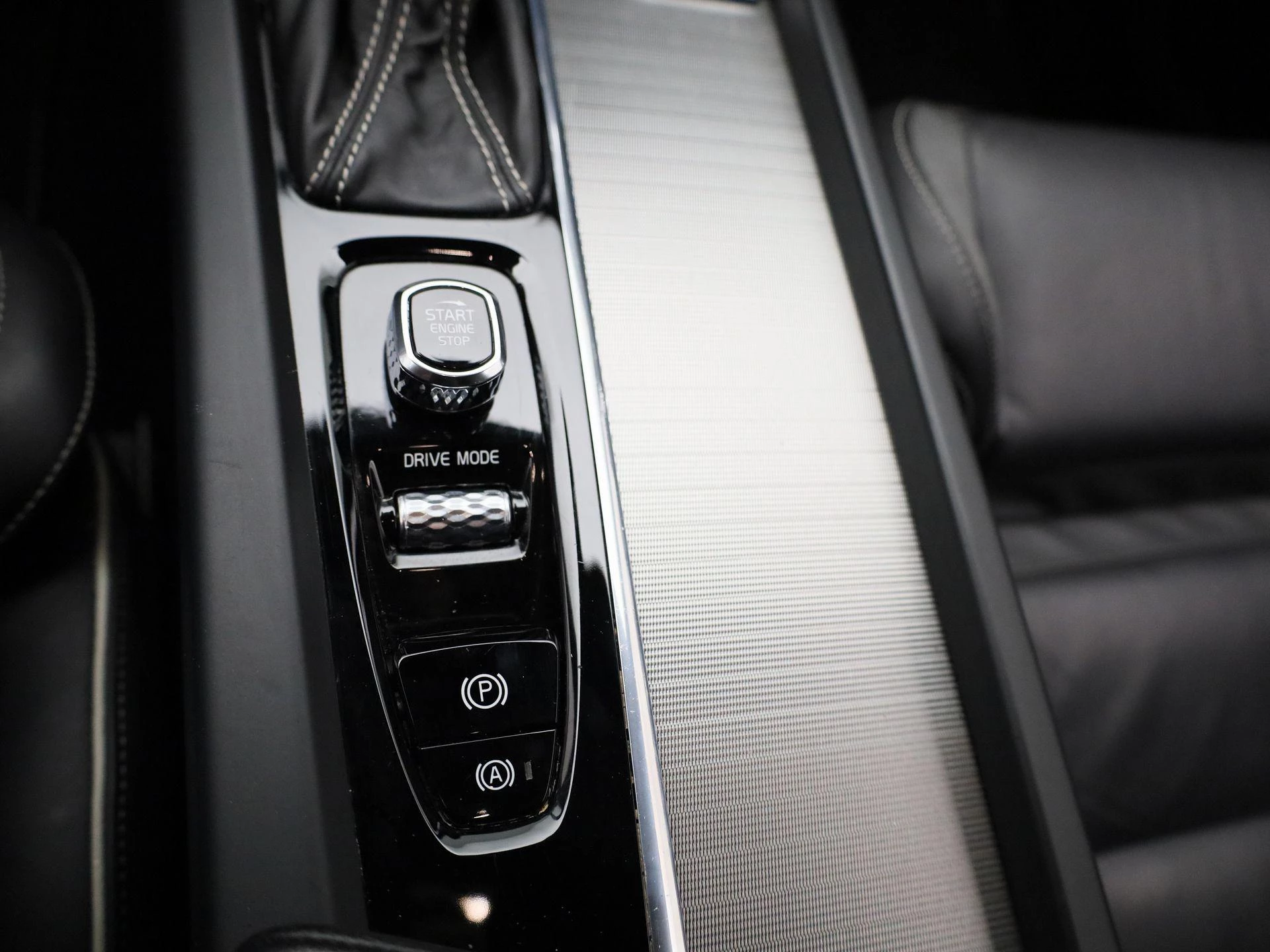 Volvo-S60-image-25