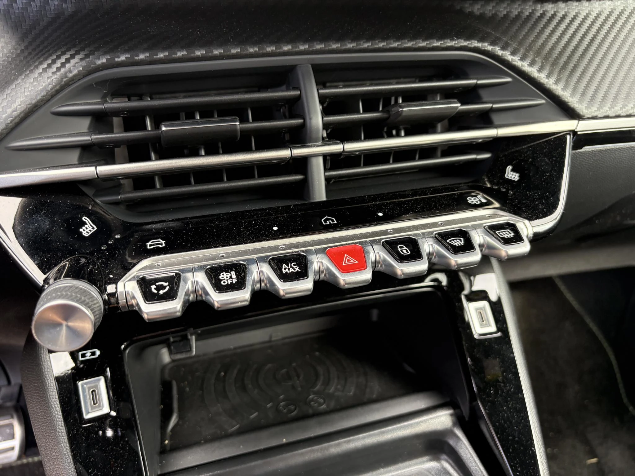 Peugeot-e-2008-image-13