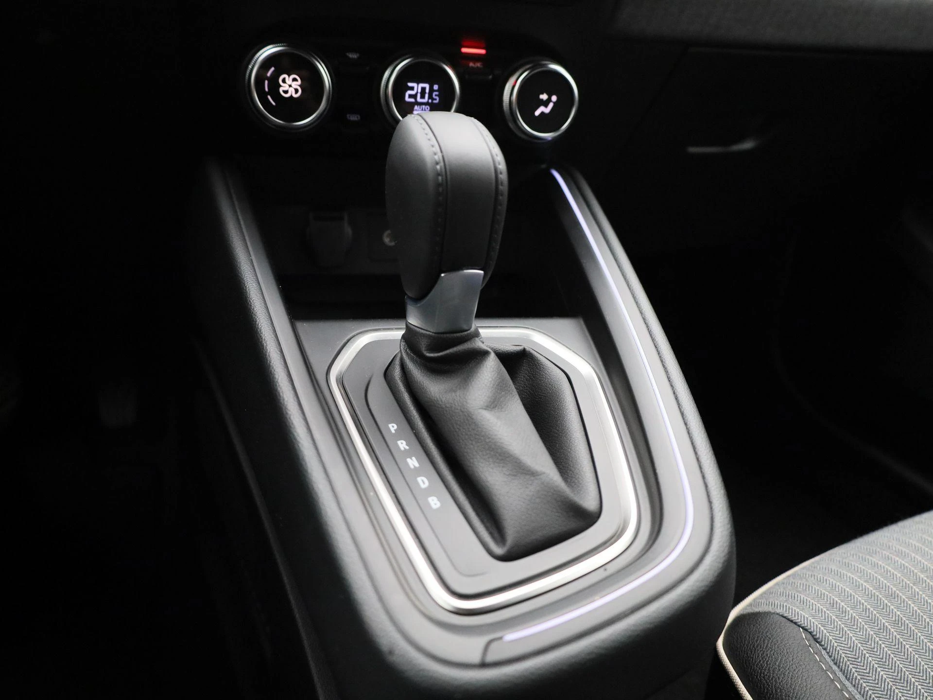 Renault-Clio-image-17