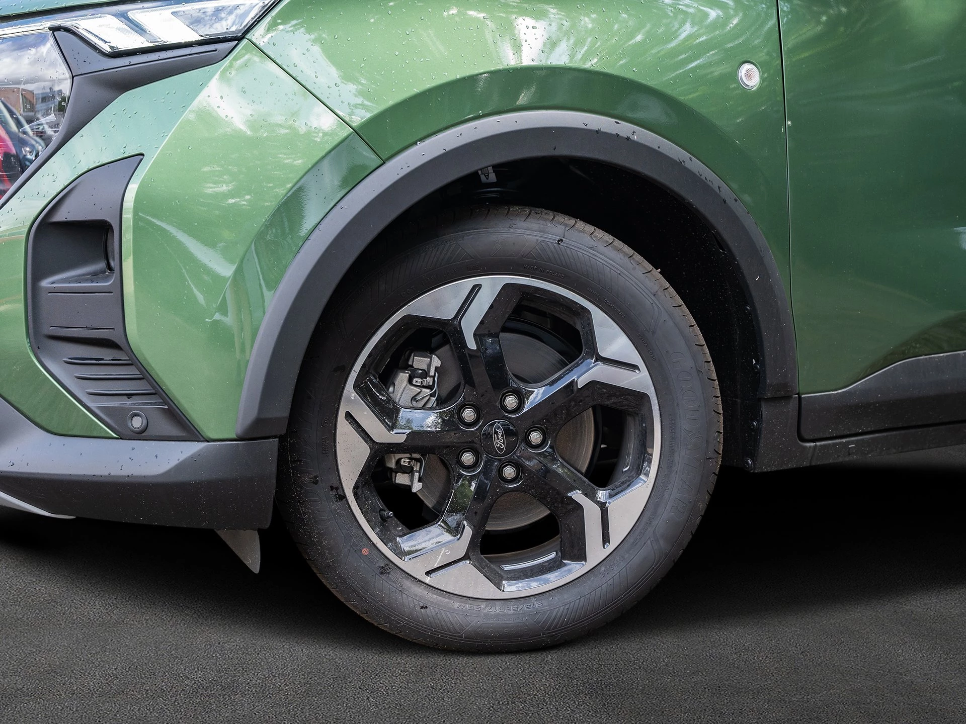Ford-Tourneo Courier-image-1