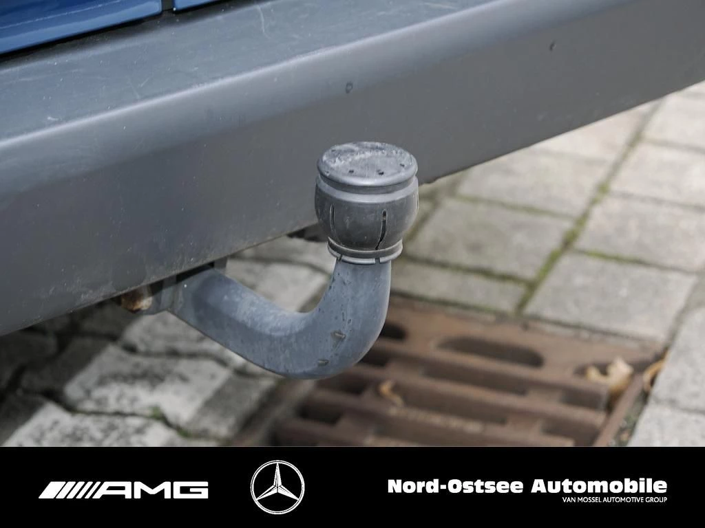 Mercedes-Benz-Vito-image-12