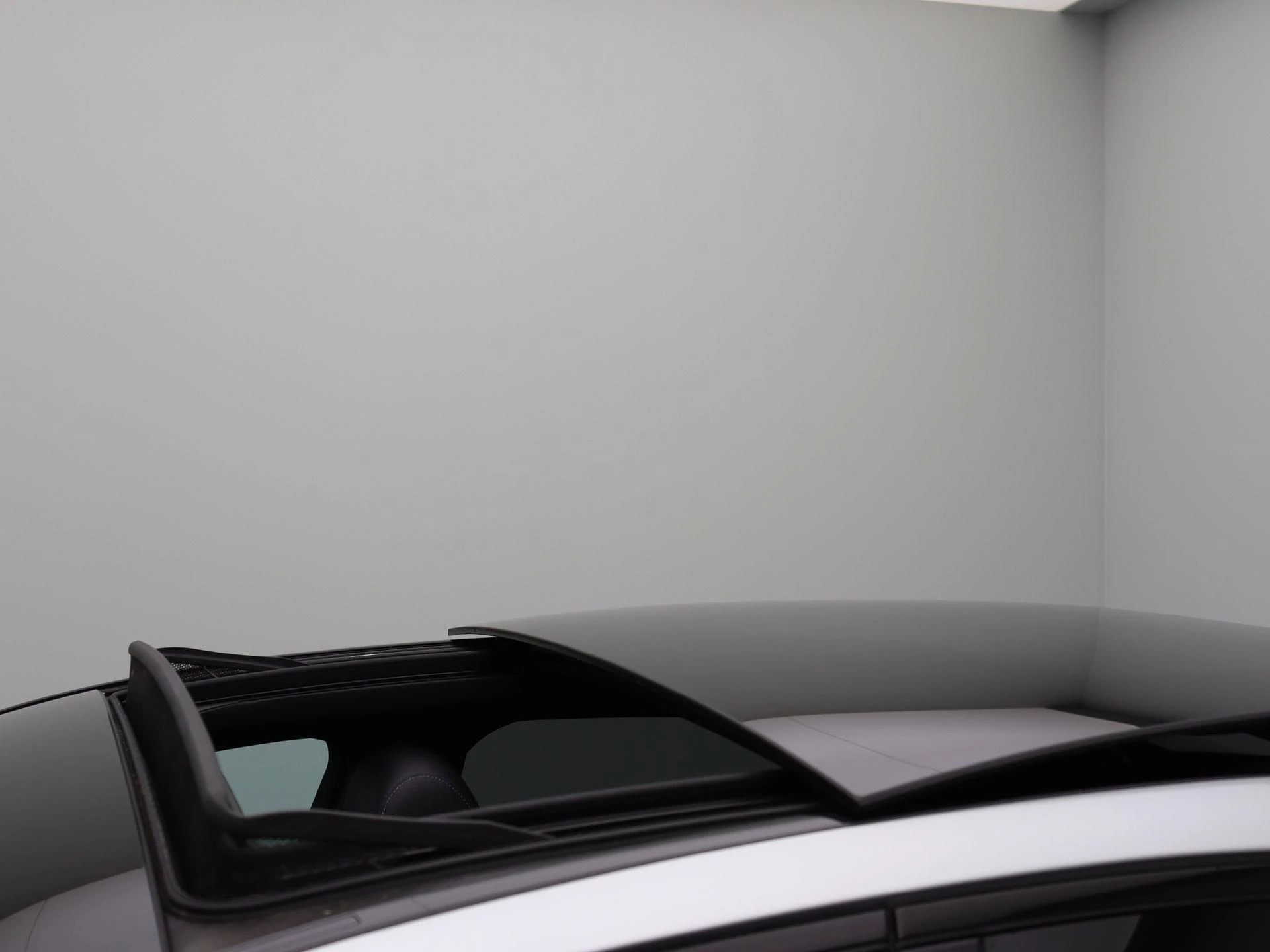 Mercedes-Benz C-Klasse 300 e Sedan AMG LINE + BURMESTER + PANORAMISCH DAK + CARPLAY +