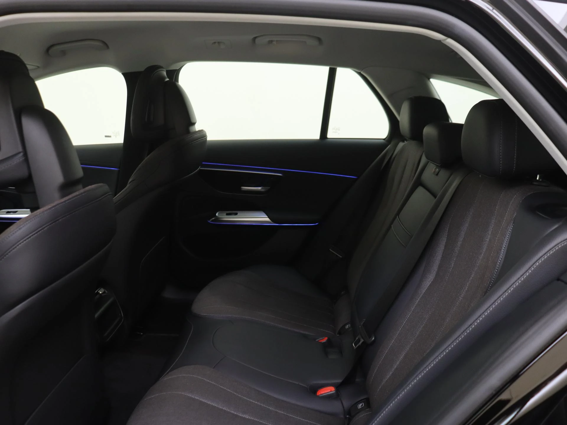 Mercedes-Benz-E-Klasse-image-15