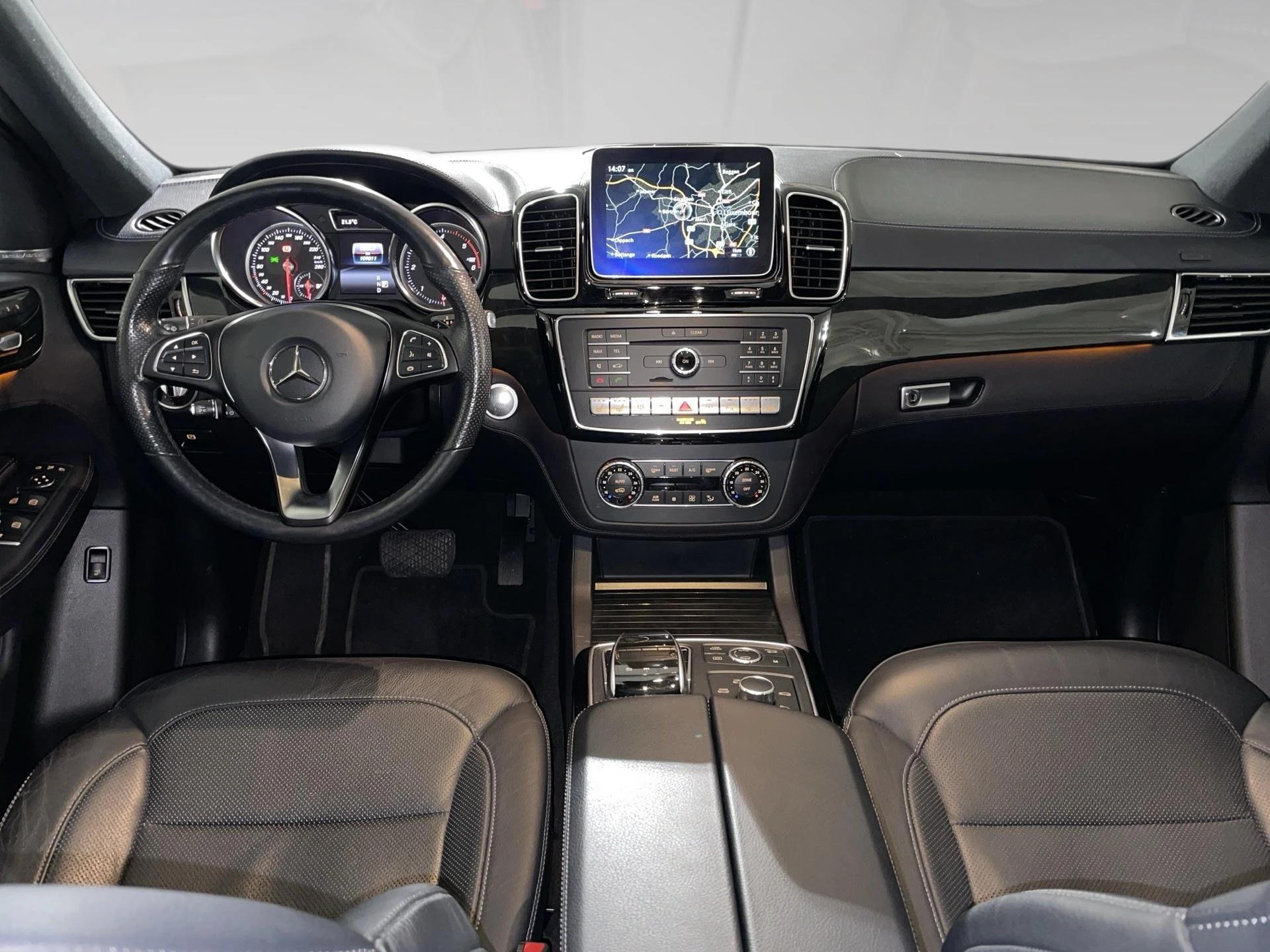 Mercedes-Benz-GLE-image-4