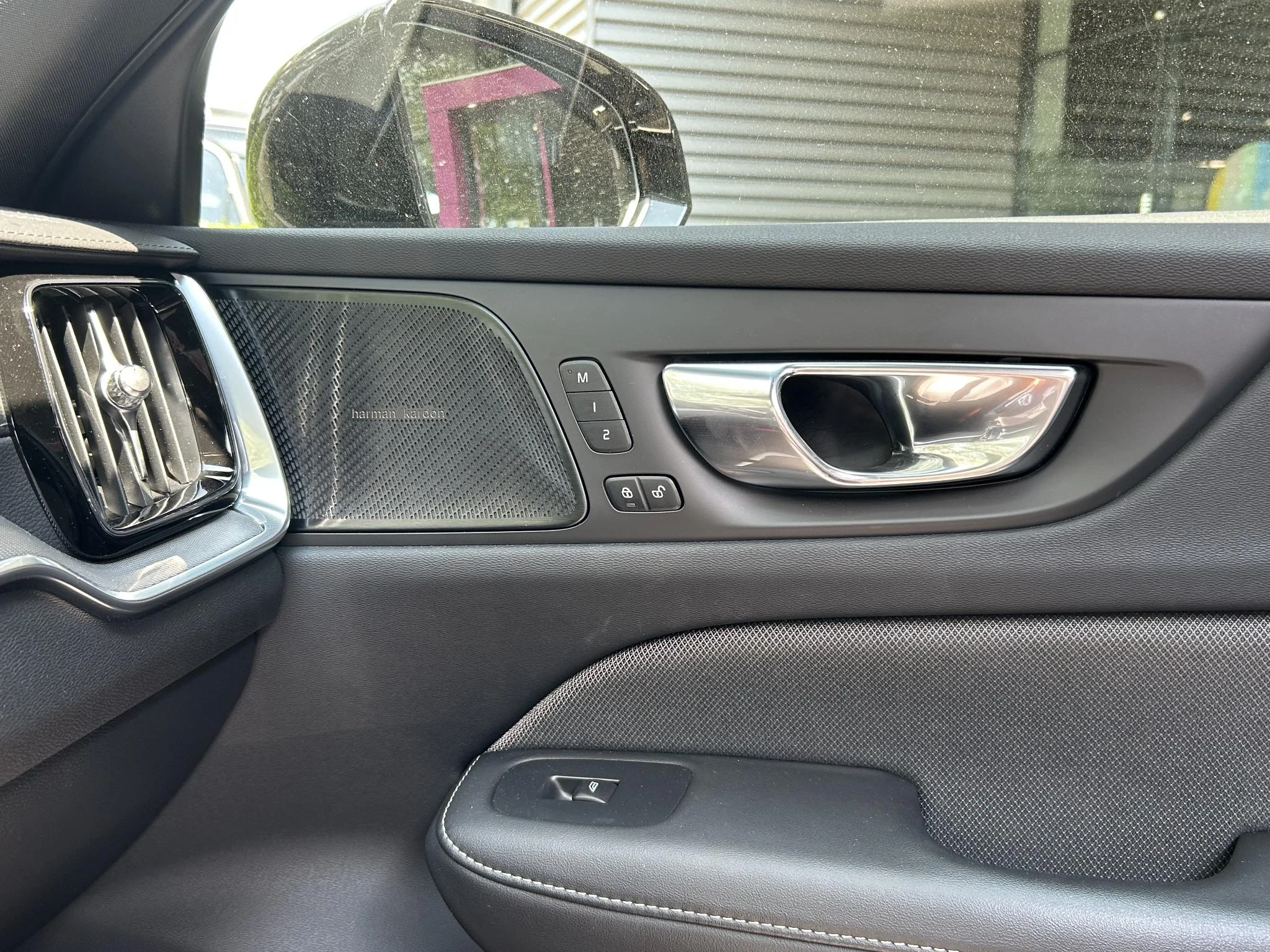 Volvo V60 2.0 B4 Ultimate Dark