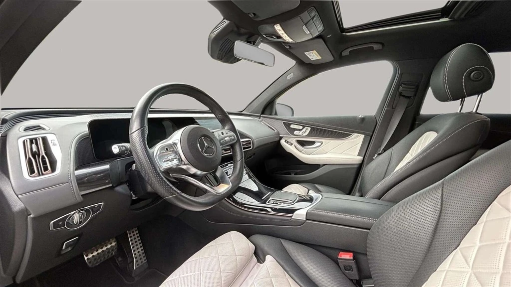 Mercedes-Benz-EQC-image-9