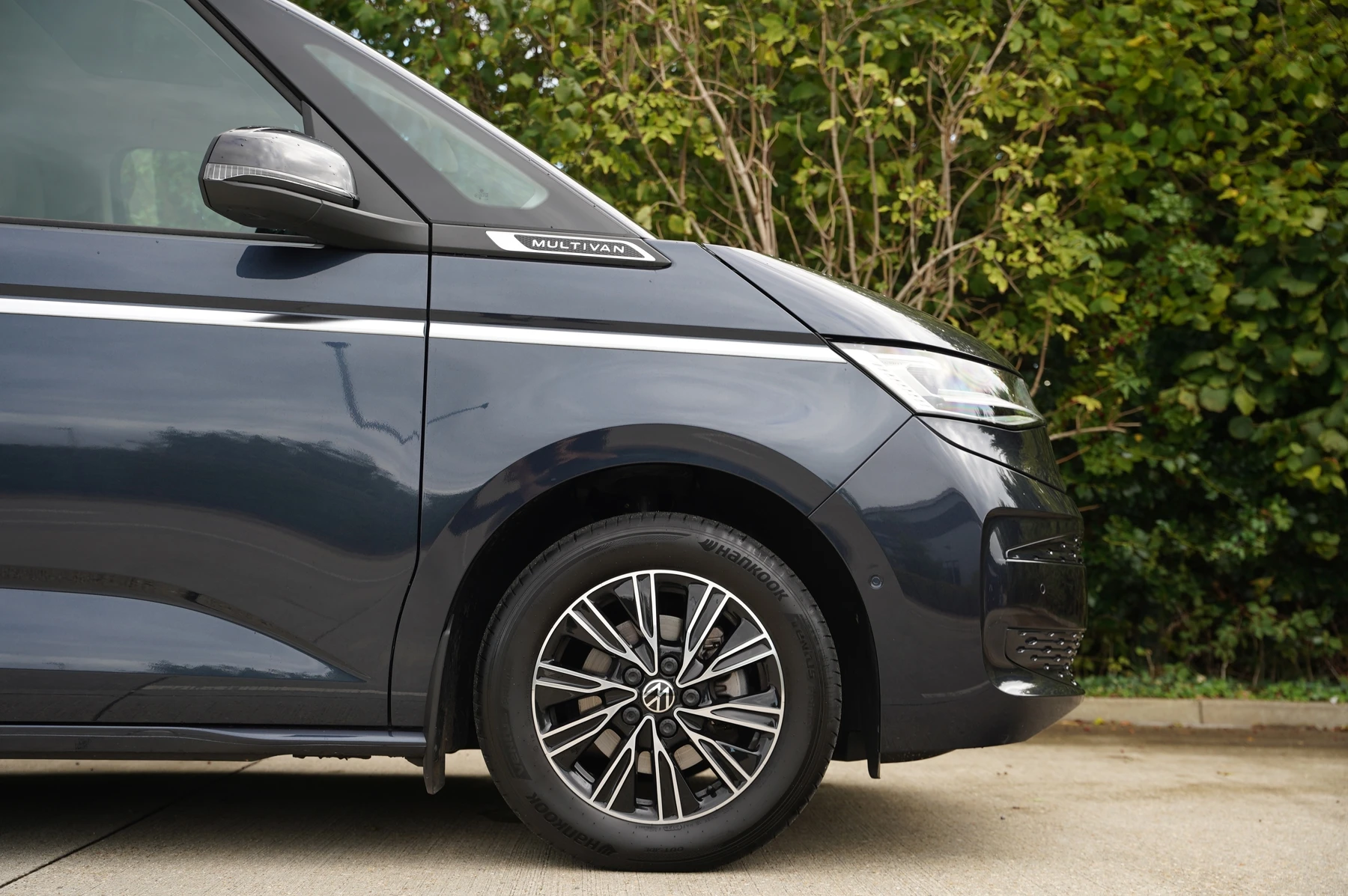 Volkswagen-Multivan-image-37
