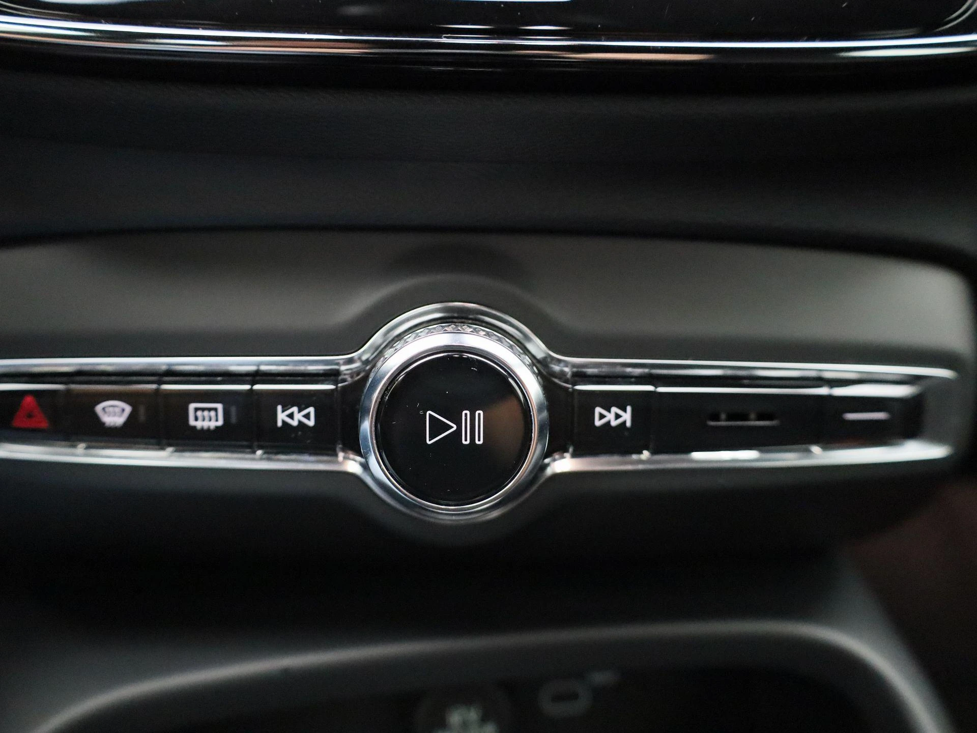 Volvo-XC40-image-20