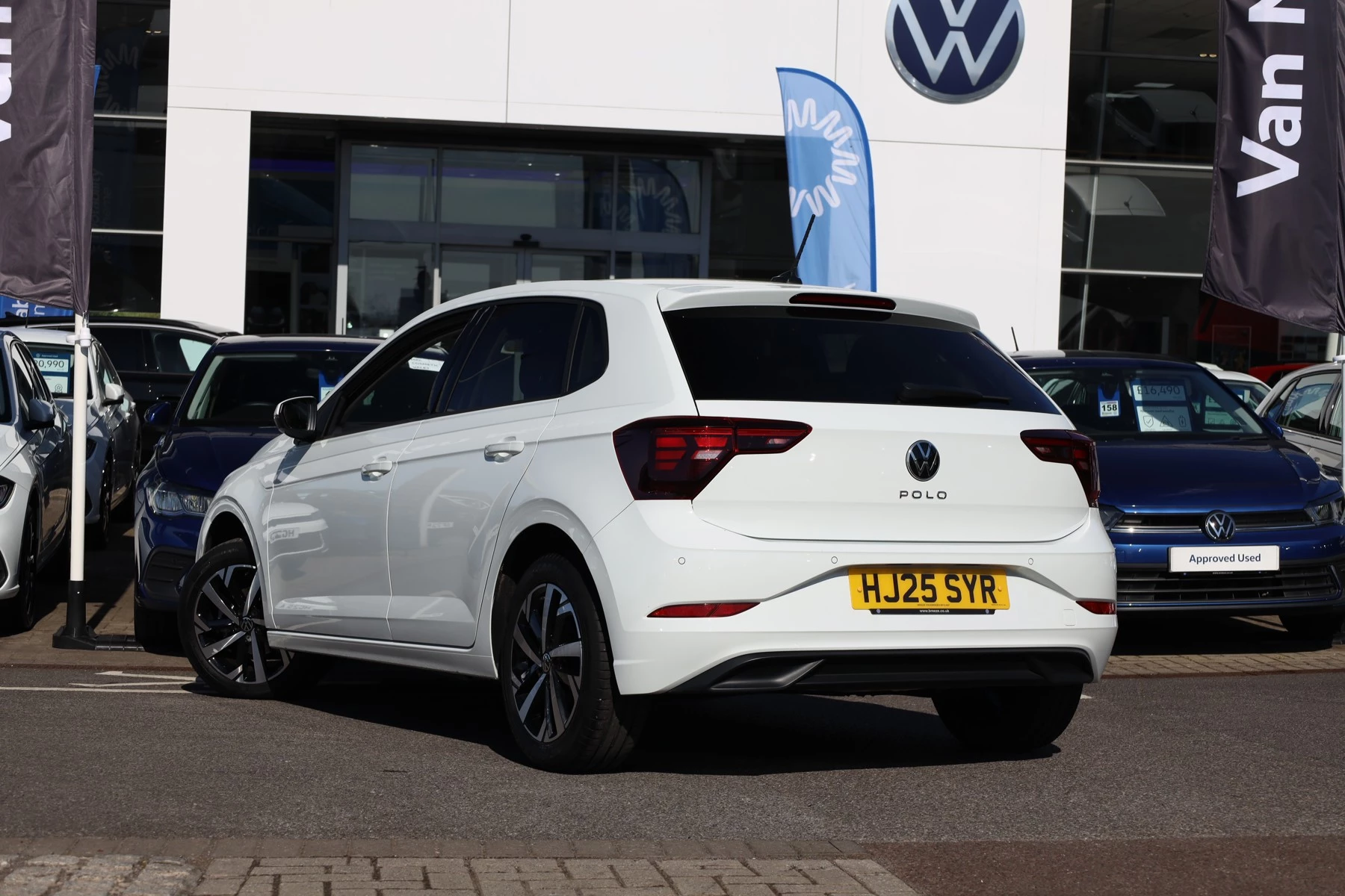 Volkswagen-Polo-image-2