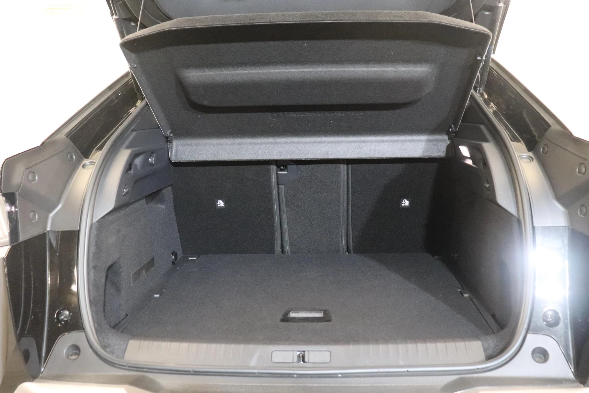 Peugeot-e-3008-image-13