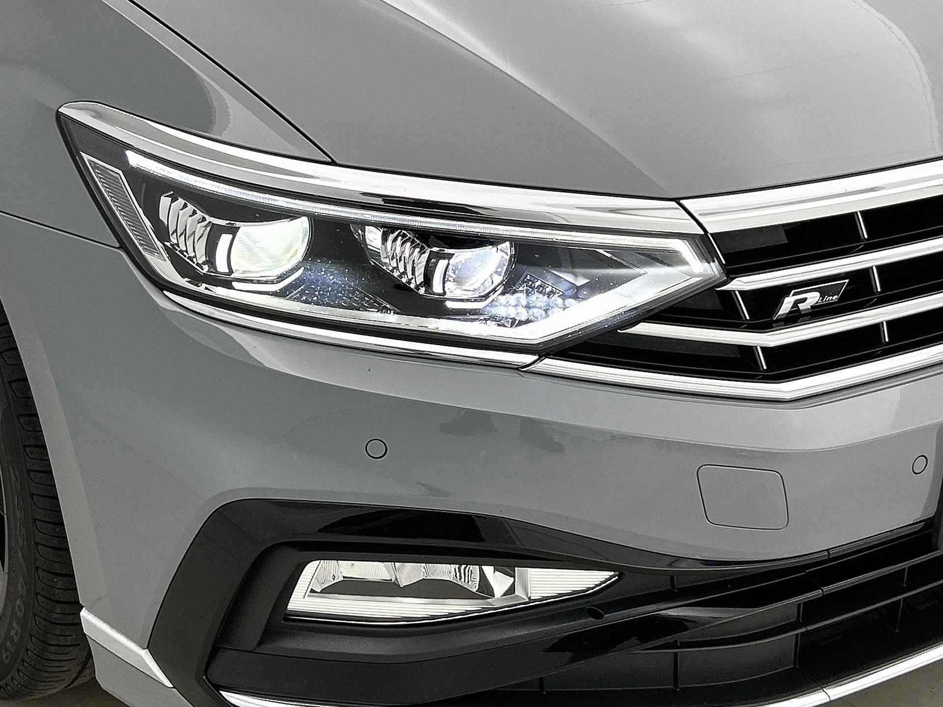 Volkswagen-Passat-image-30