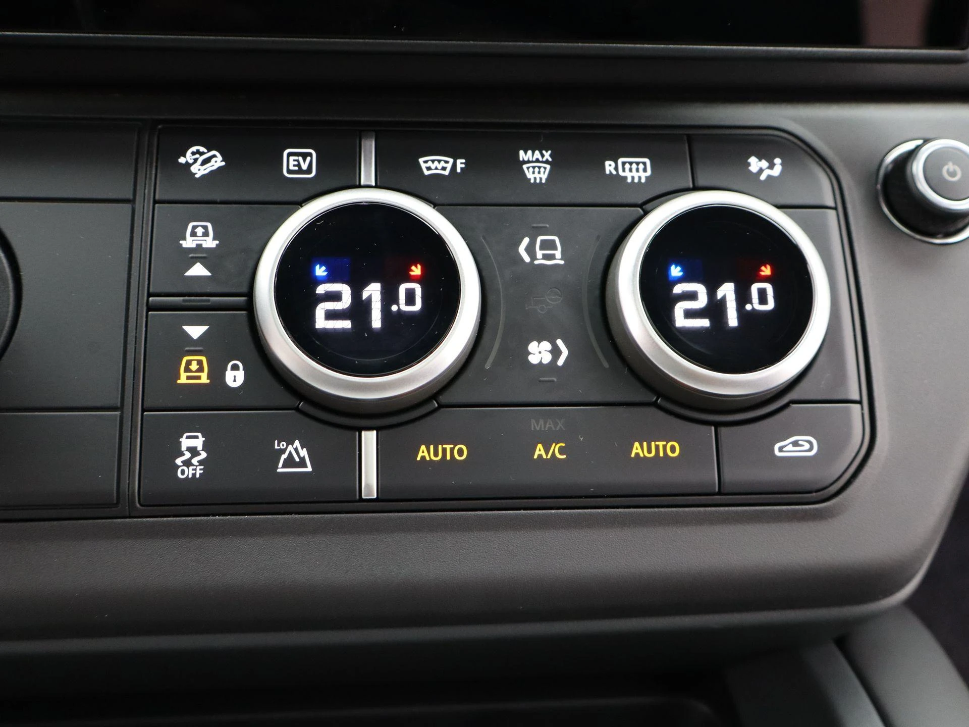 Land Rover Defender 110 2.0 P300e 110 X-Dynamic HSE