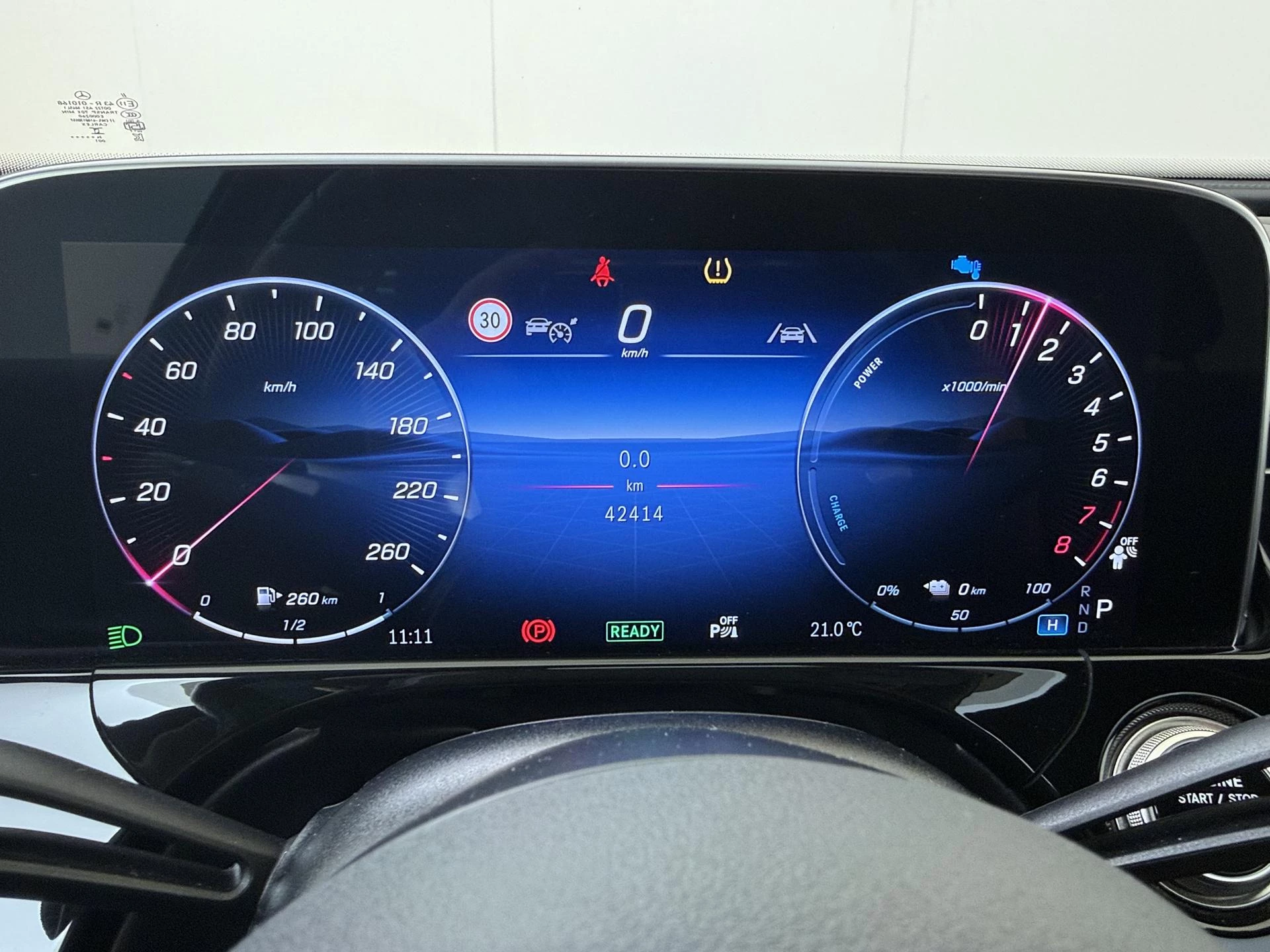Mercedes-Benz-E-Klasse-image-11