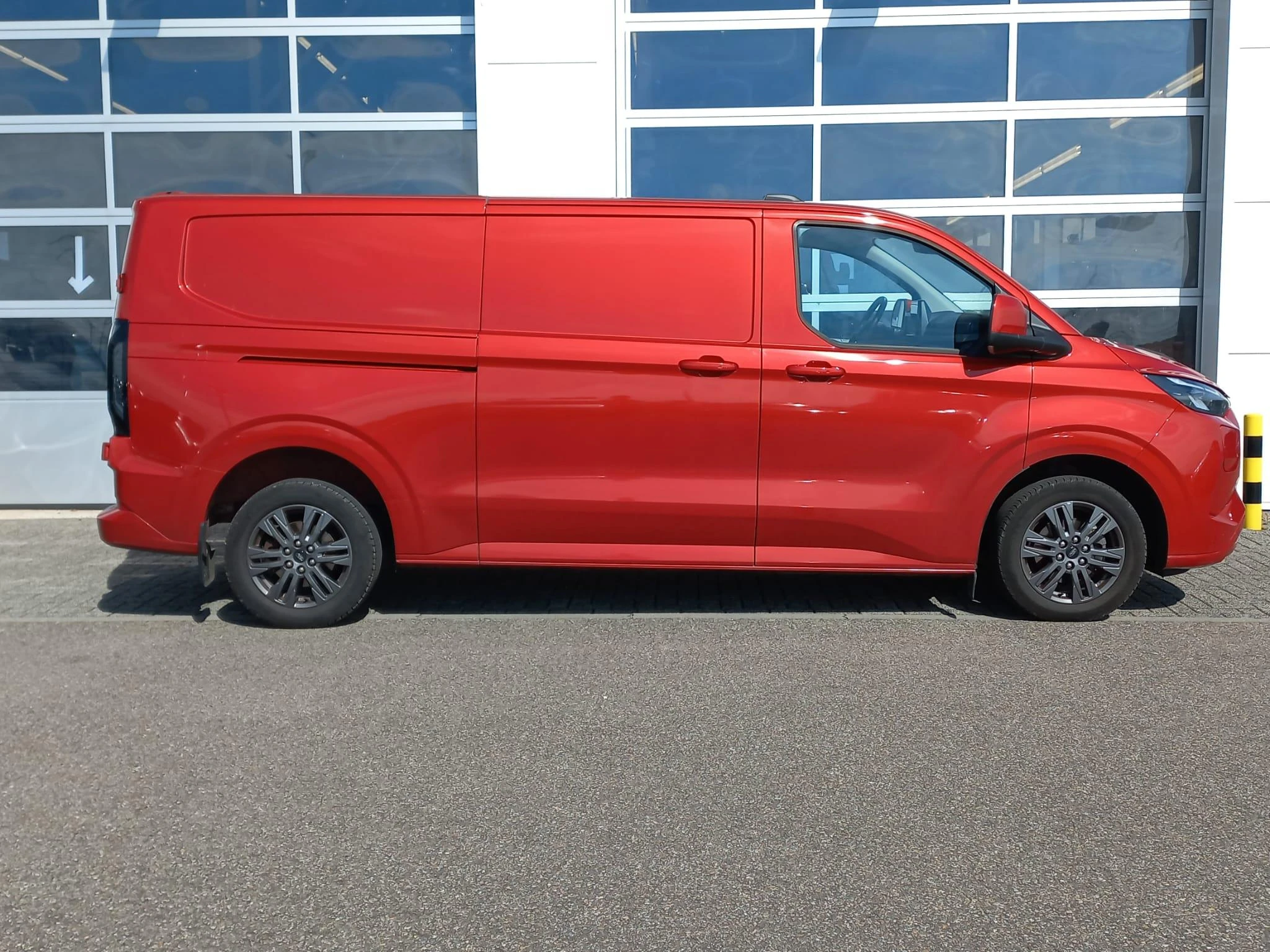 Ford-Transit Custom-image-2