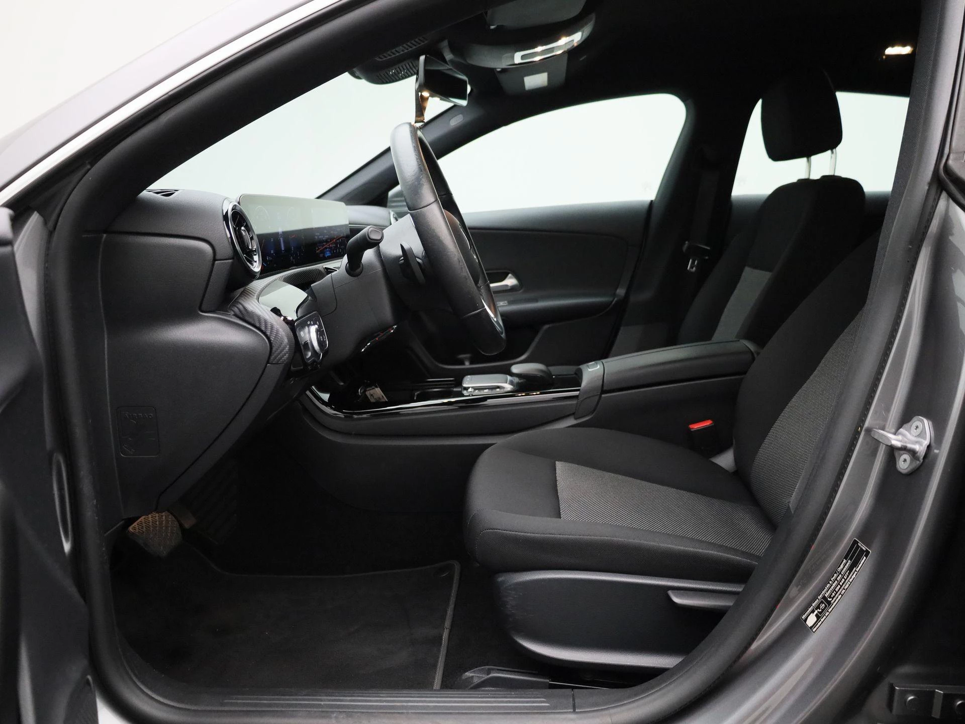 Mercedes-Benz-CLA-image-10
