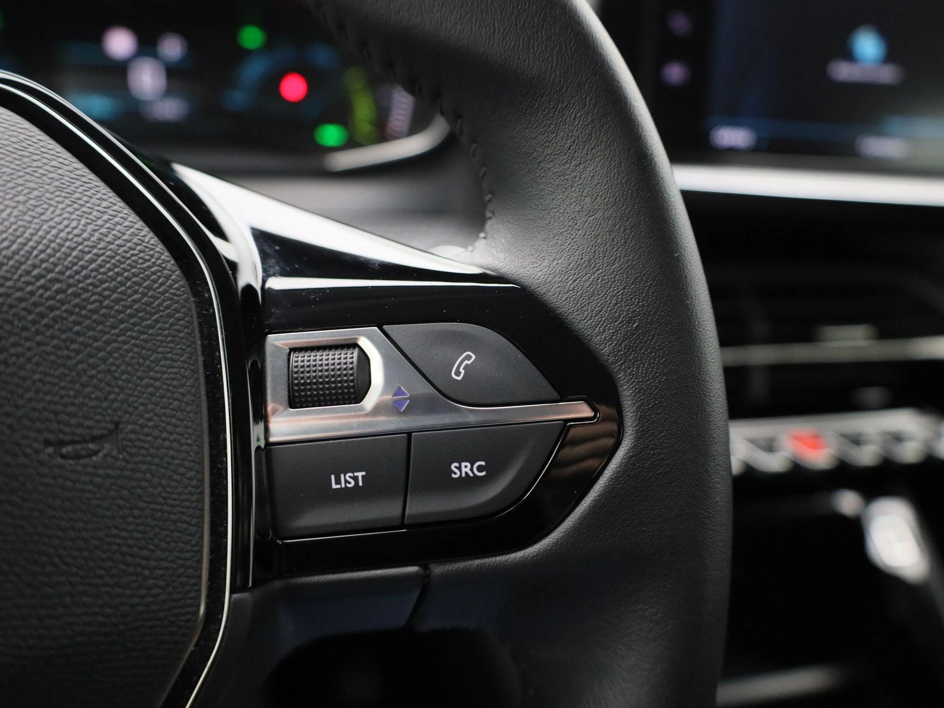 Peugeot-e-208-image-18