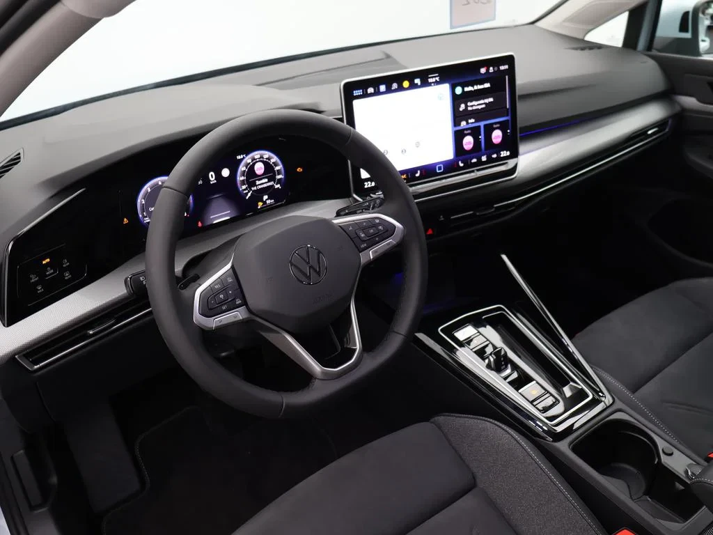 Volkswagen-Golf-image-16