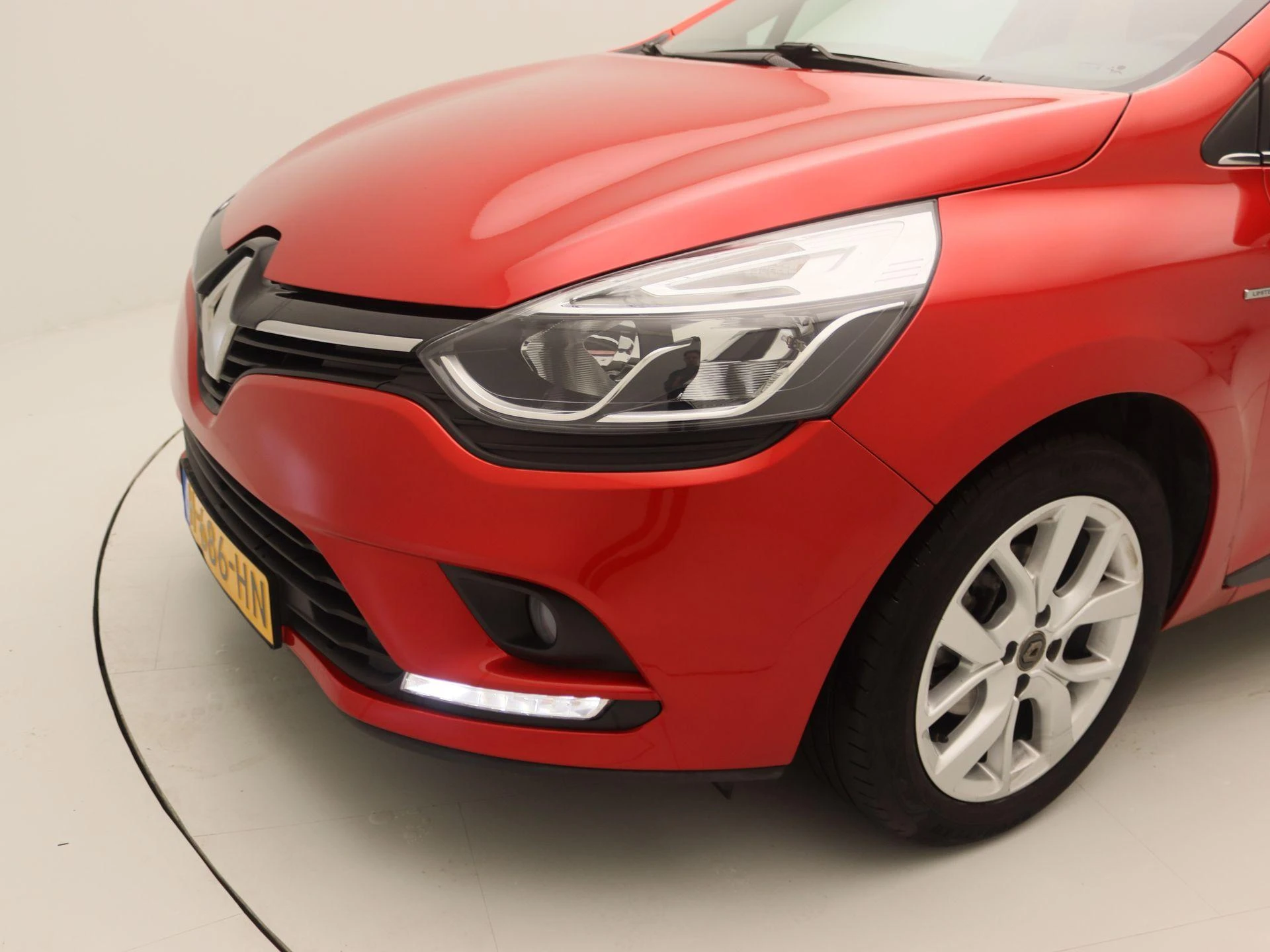 Renault-Clio-image-13