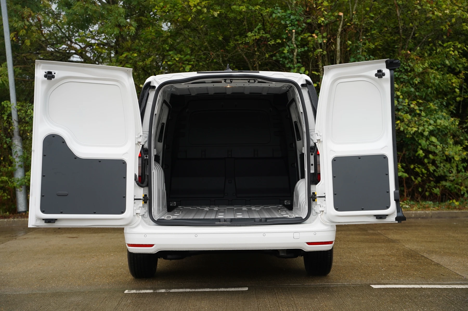 Volkswagen-Caddy-image-10