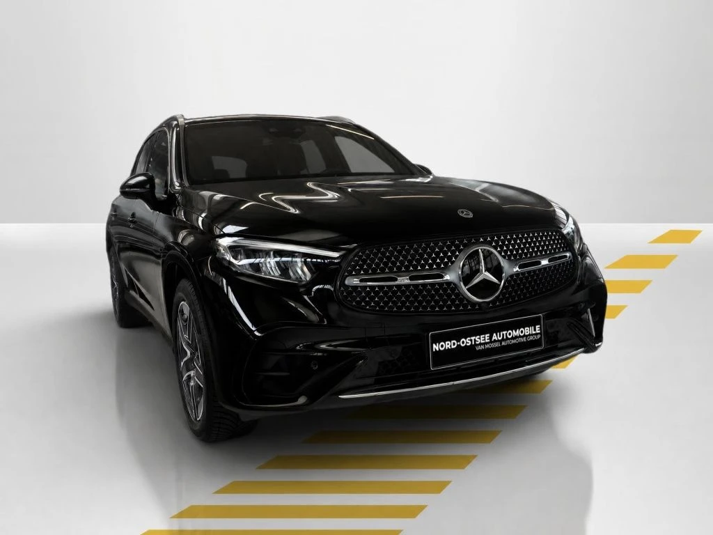 Mercedes-Benz-GLC 300 d-image-17