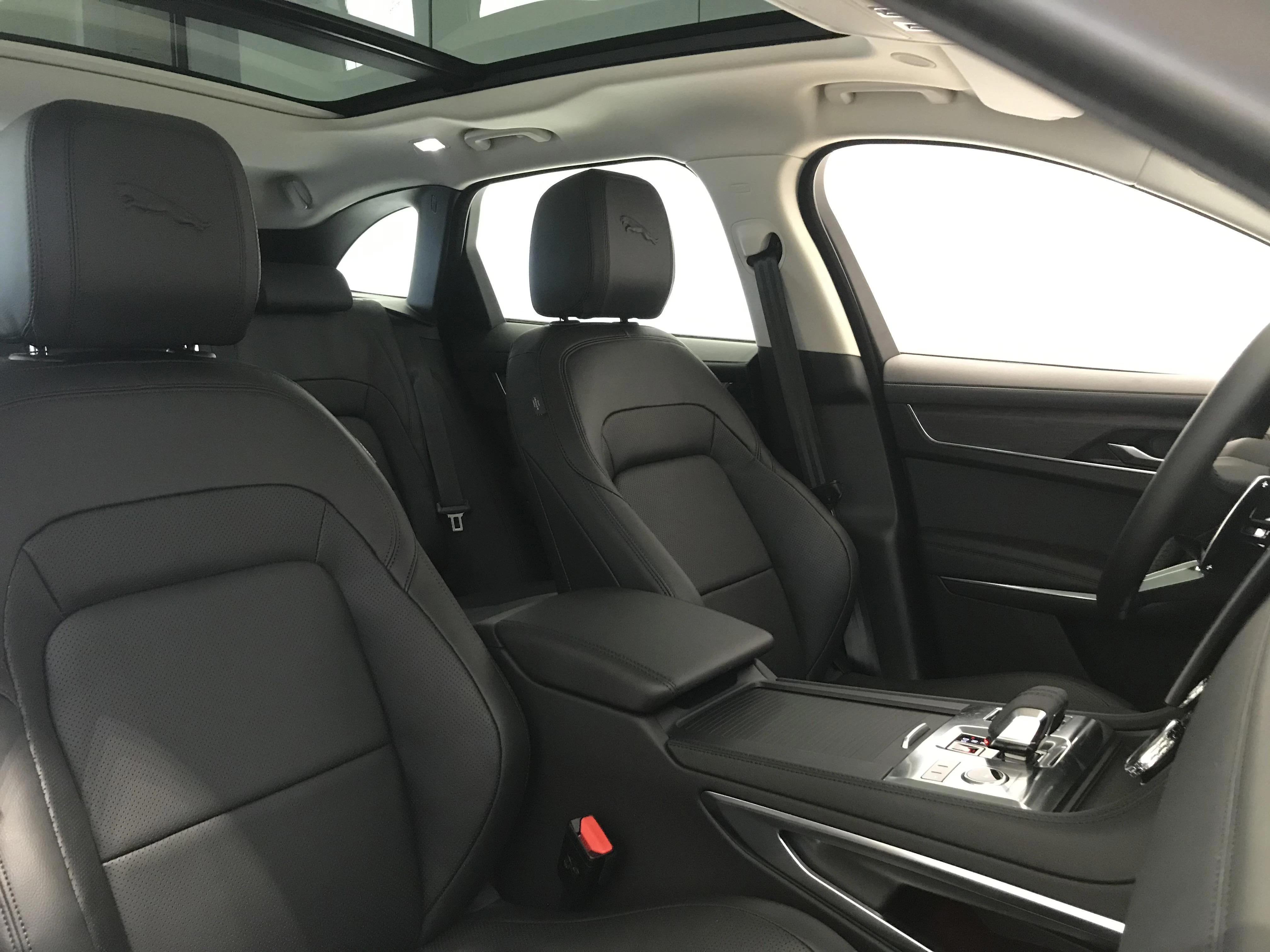 Jaguar-F-PACE-image-9