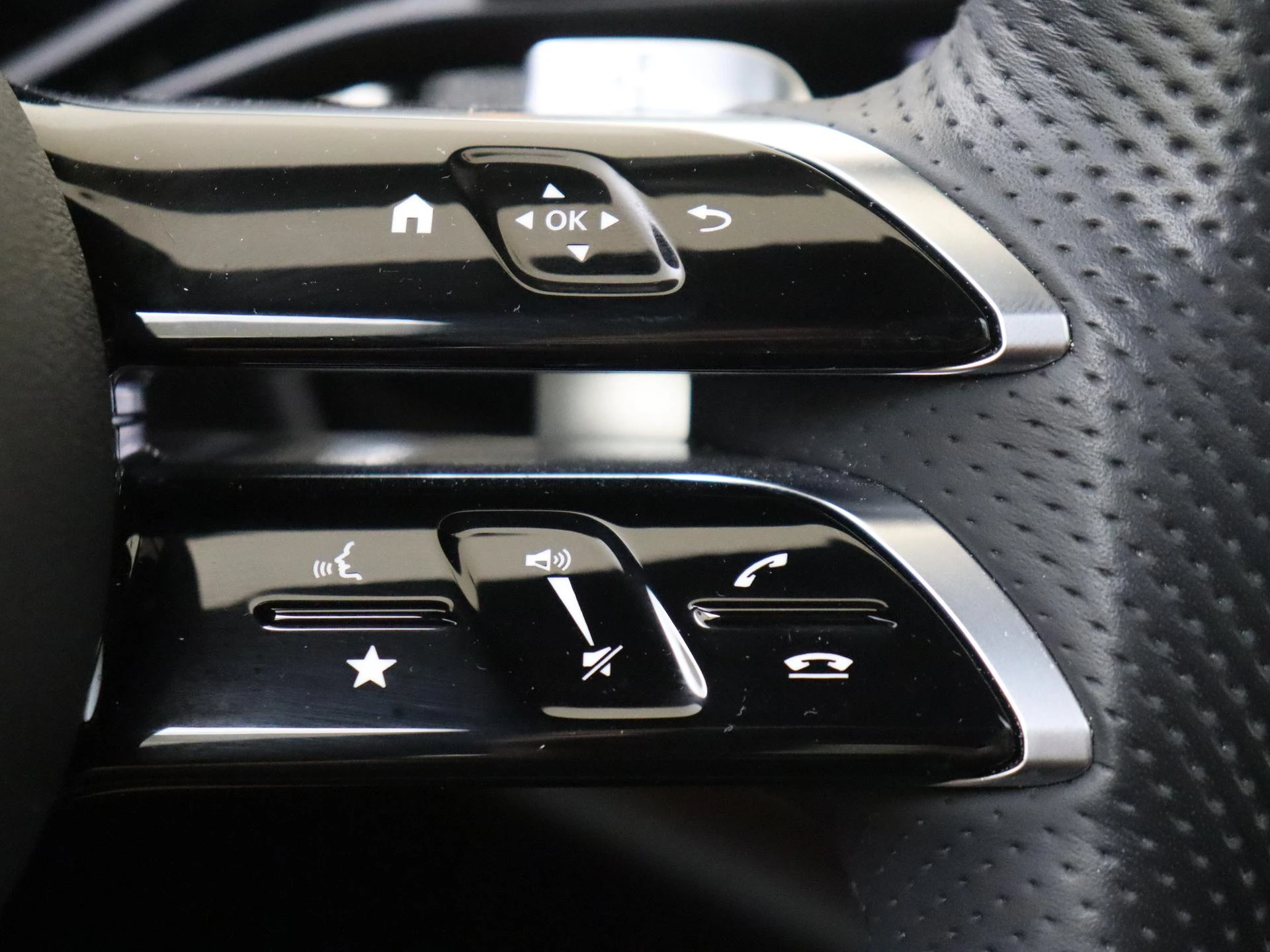 Mercedes-Benz-E-Klasse-image-13