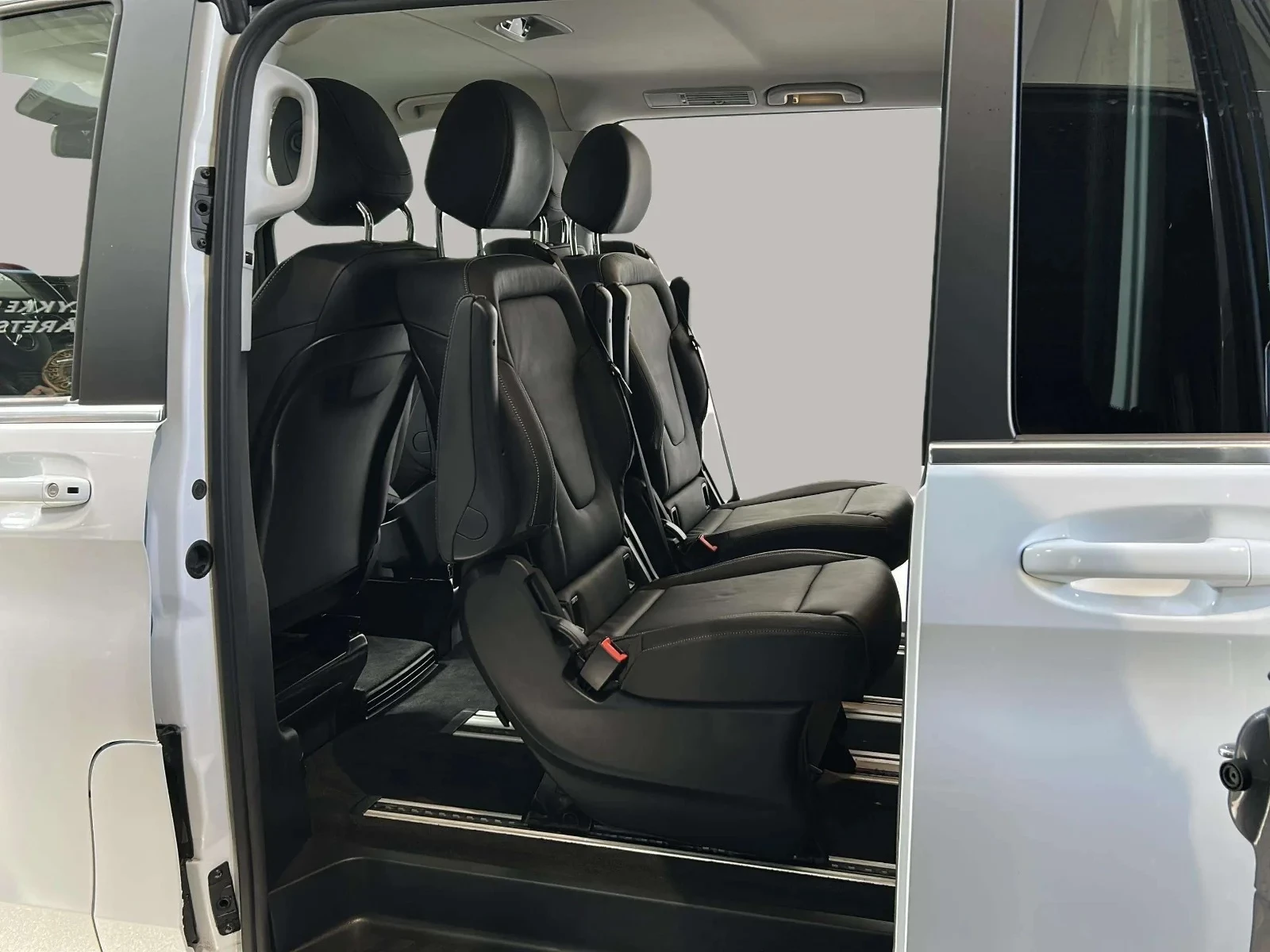 Mercedes-Benz-EQV-image-6