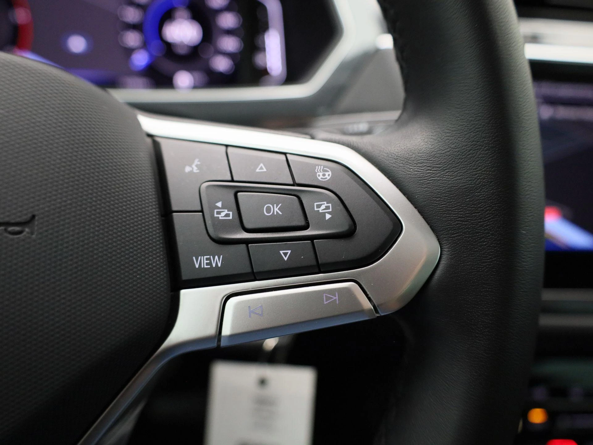 Volkswagen-Tiguan-image-15