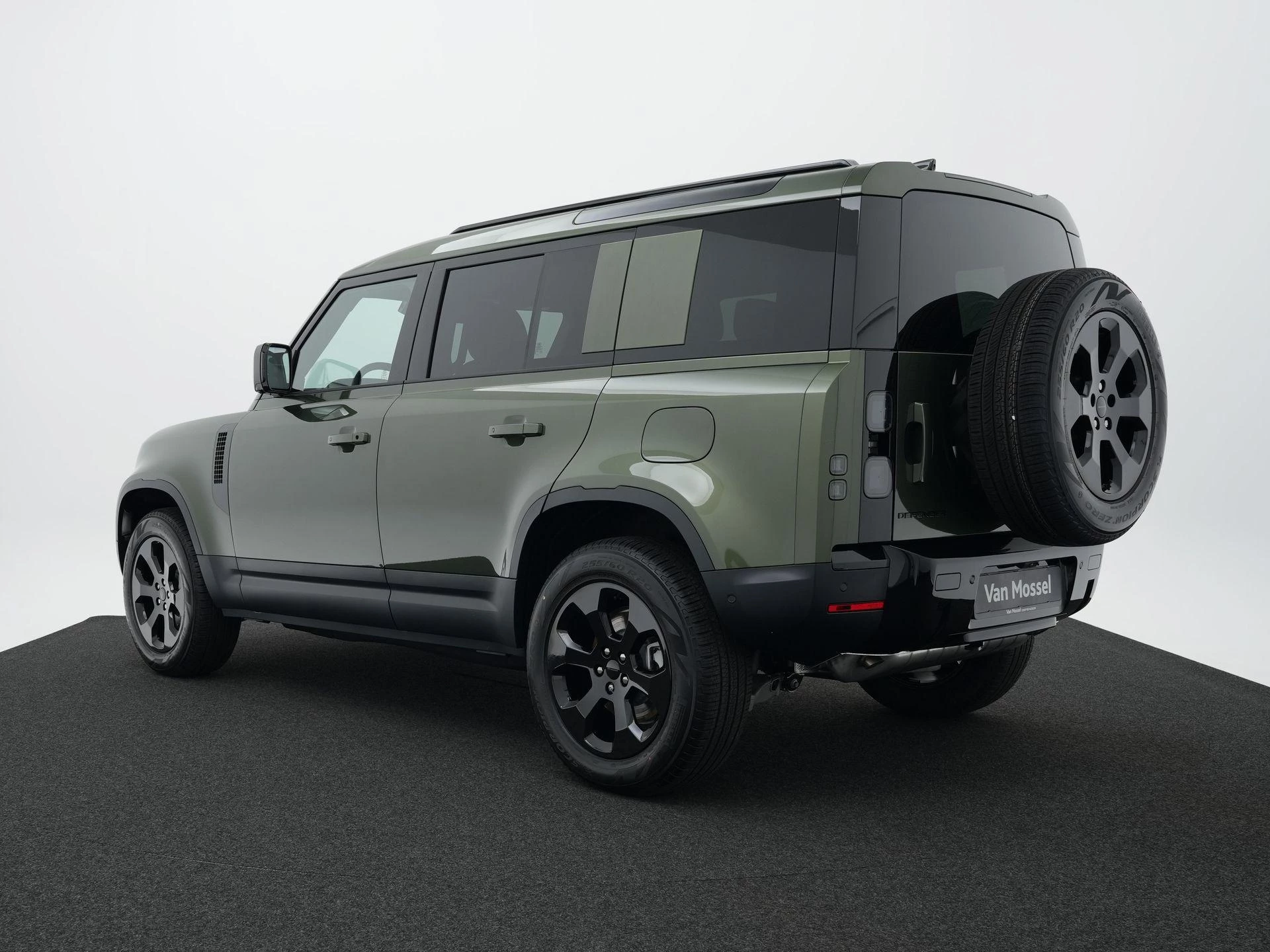 Land Rover-Defender-image-2