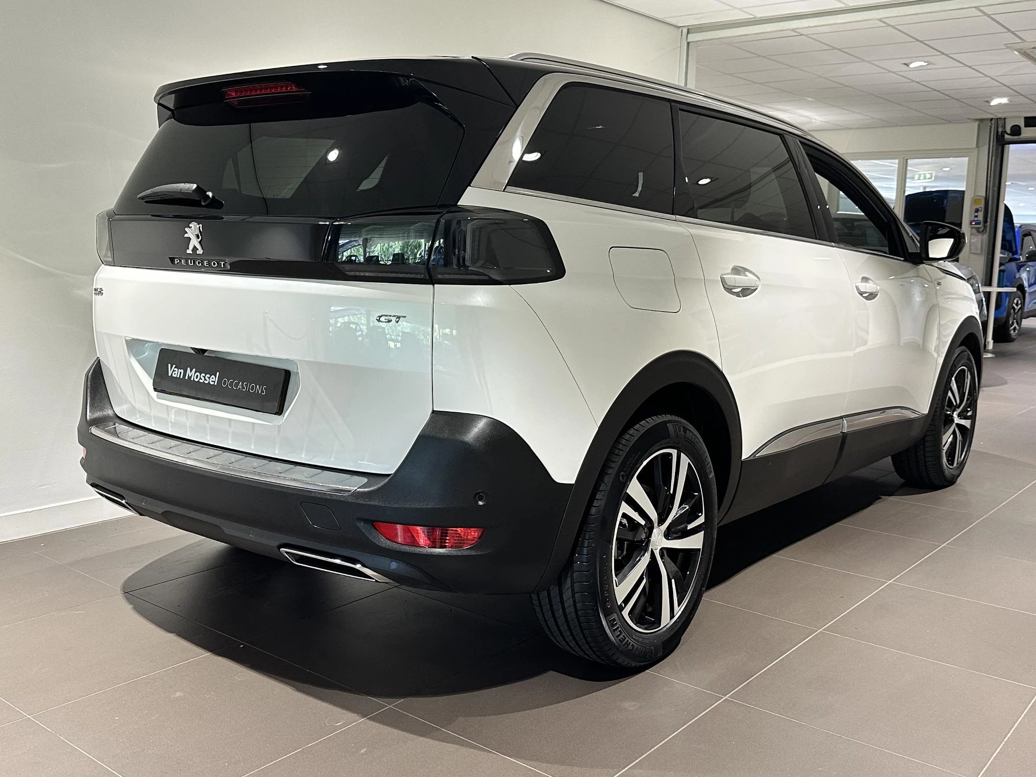 Peugeot-5008-image-2