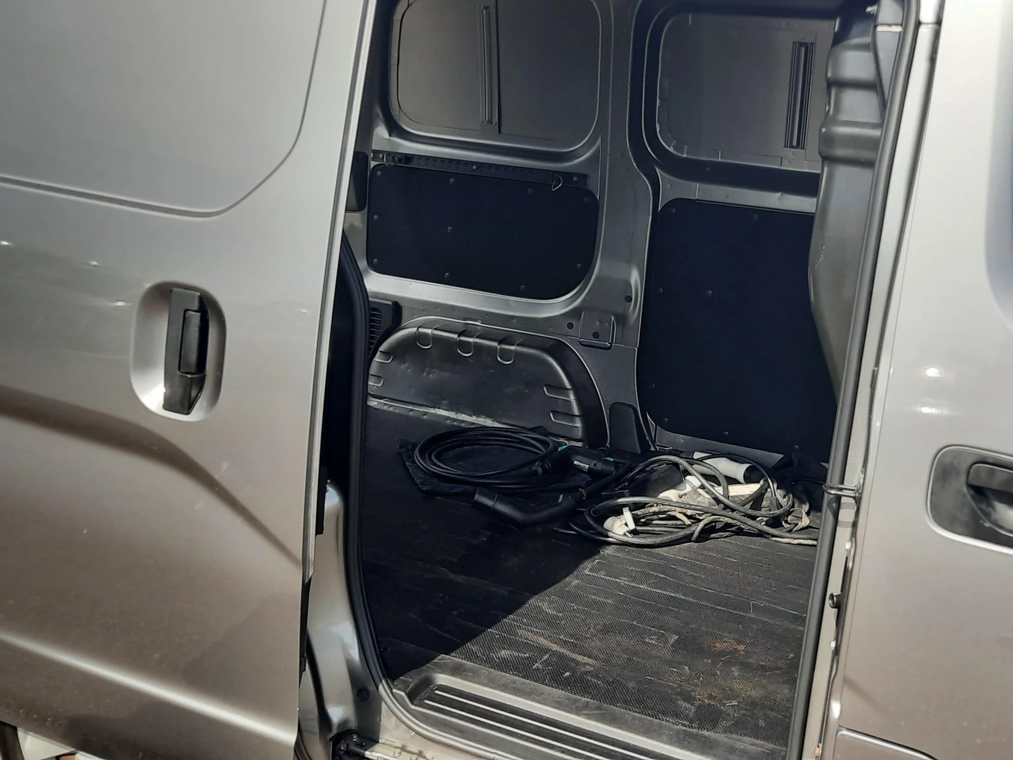 Nissan-e-NV200-image-13