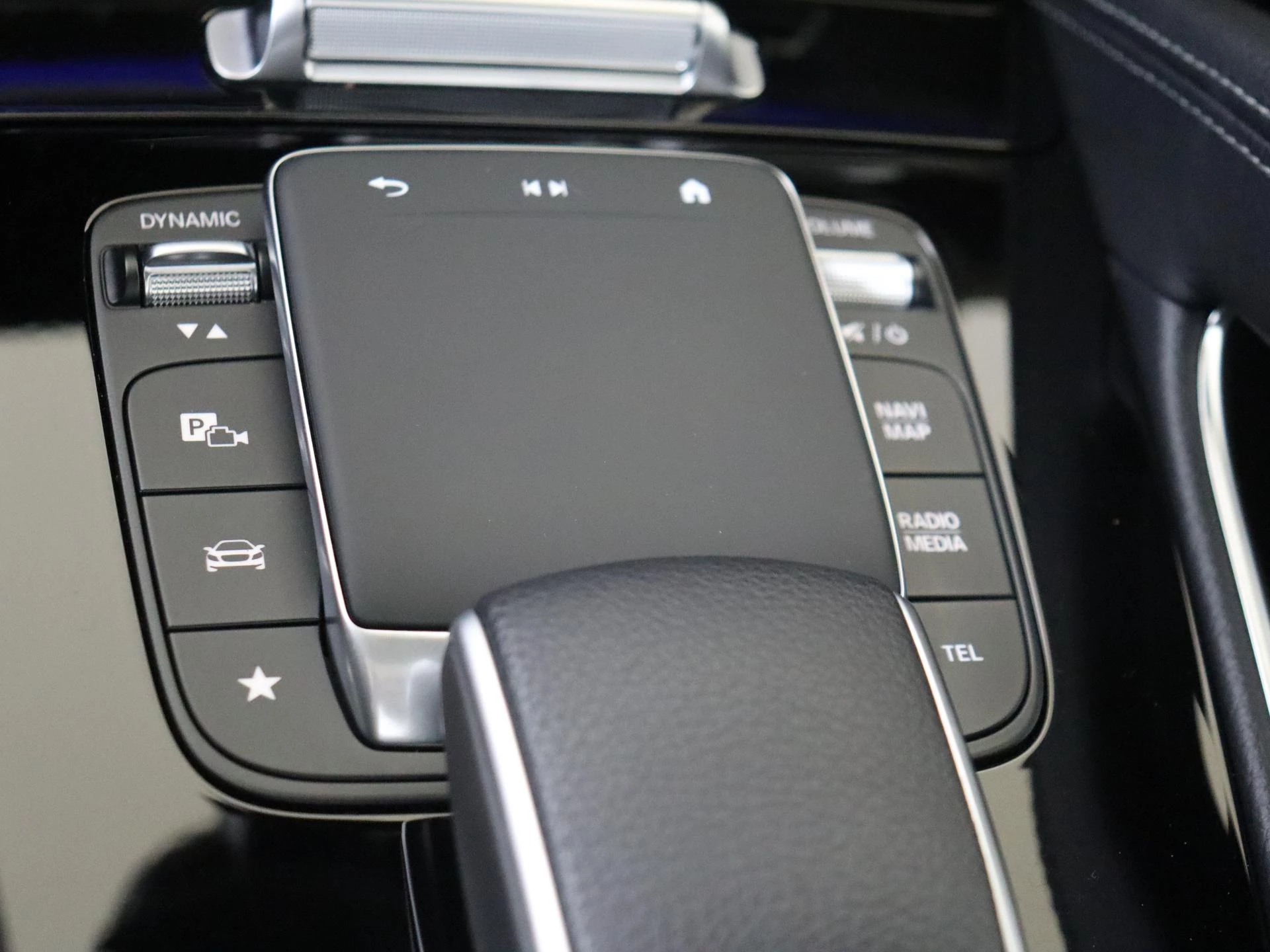 Mercedes-Benz-GLE-image-20
