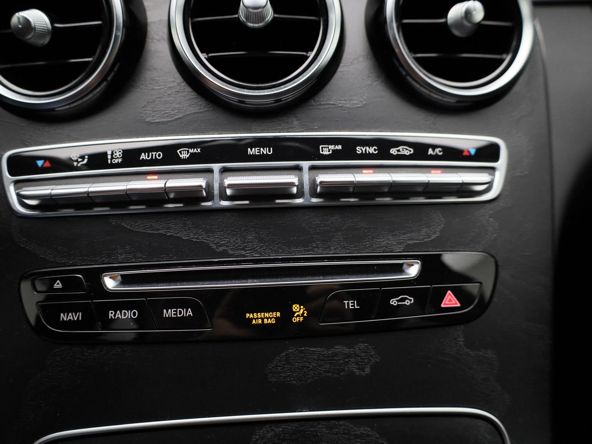 Mercedes-Benz-C-Klasse-image-22