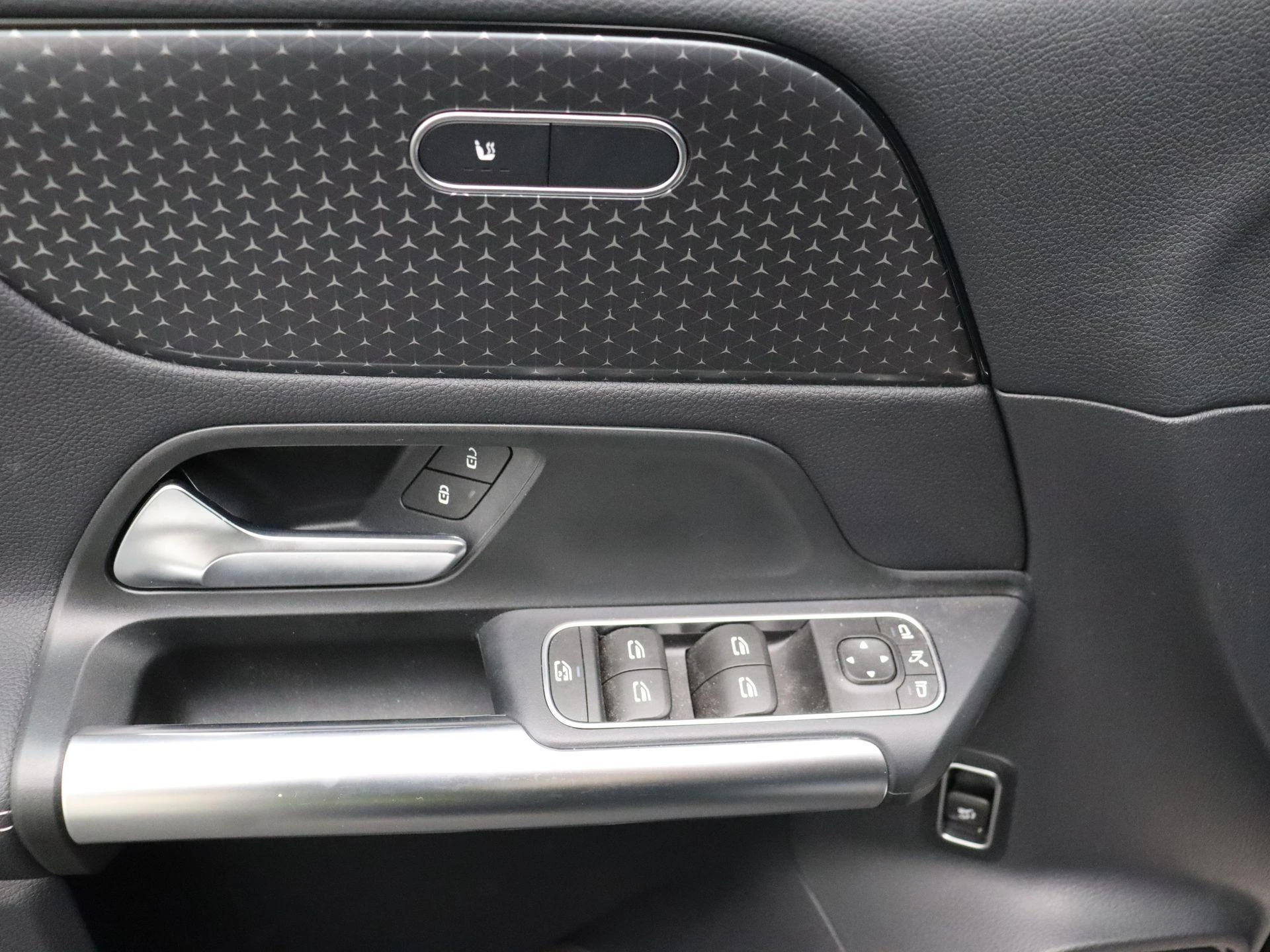 Mercedes-Benz Classe B 180 Business Line + CARPLAY + LED +