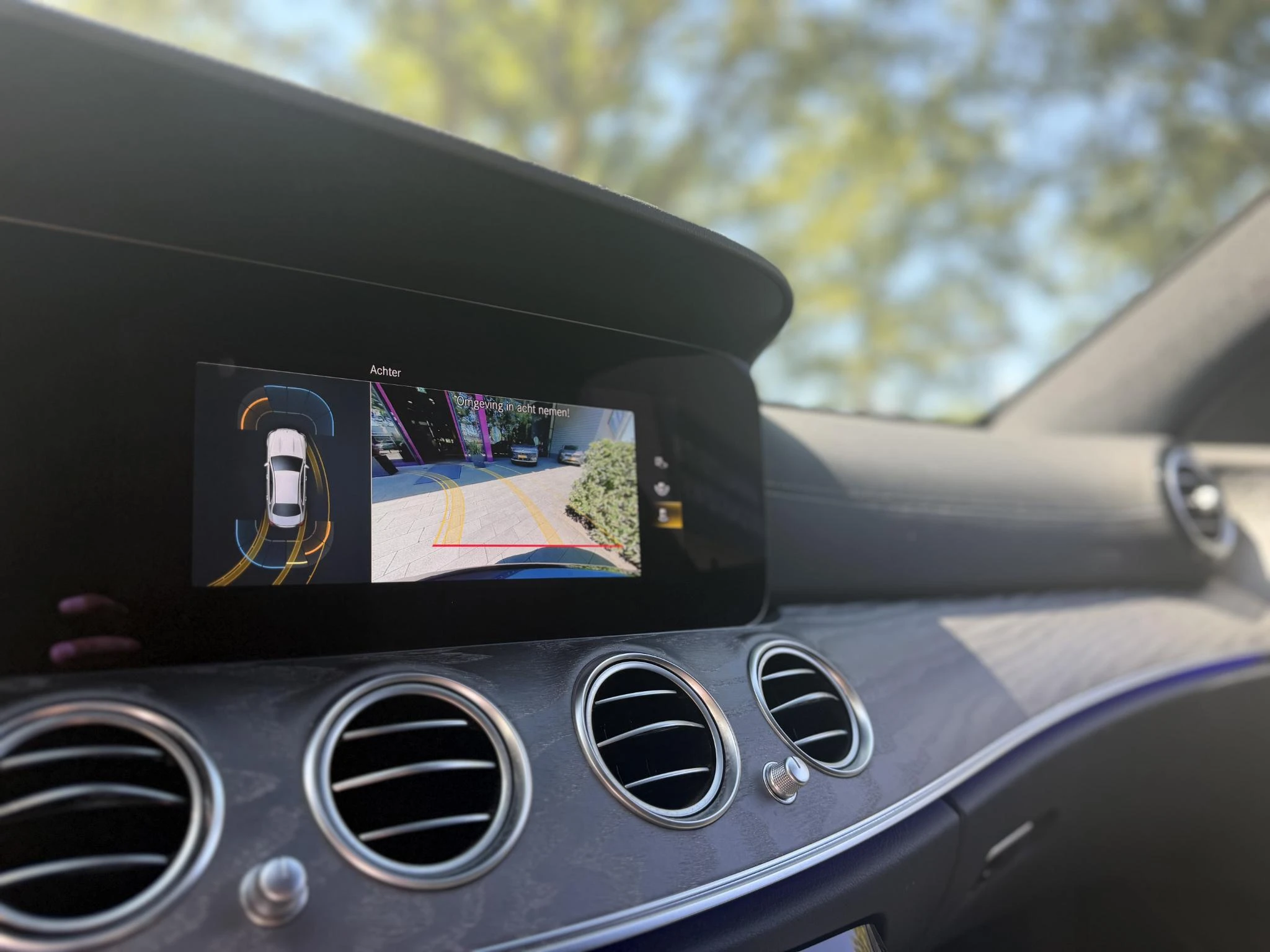 Mercedes-Benz-E-Klasse-image-6
