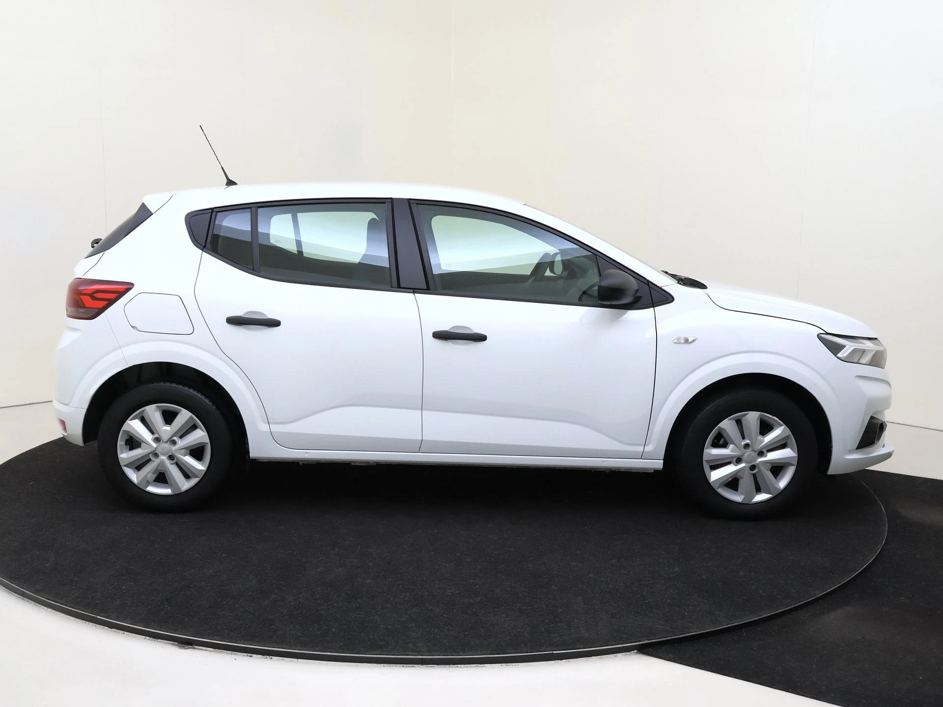 Dacia-Sandero-image-8