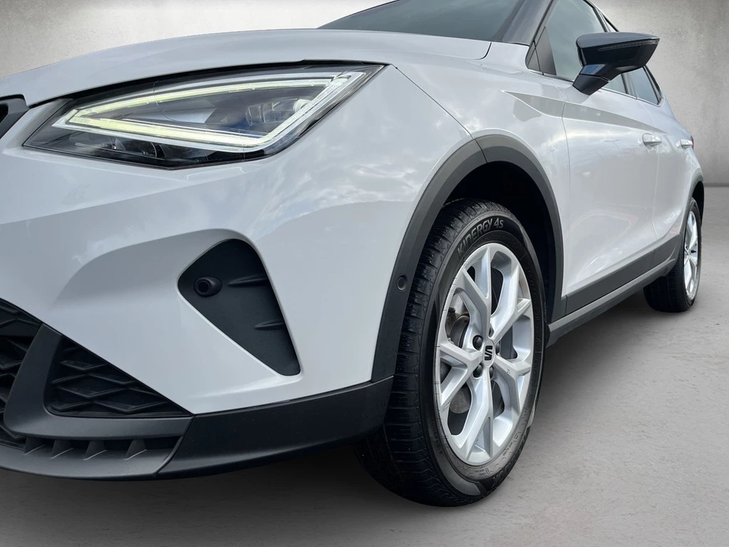 SEAT-Arona-image-3