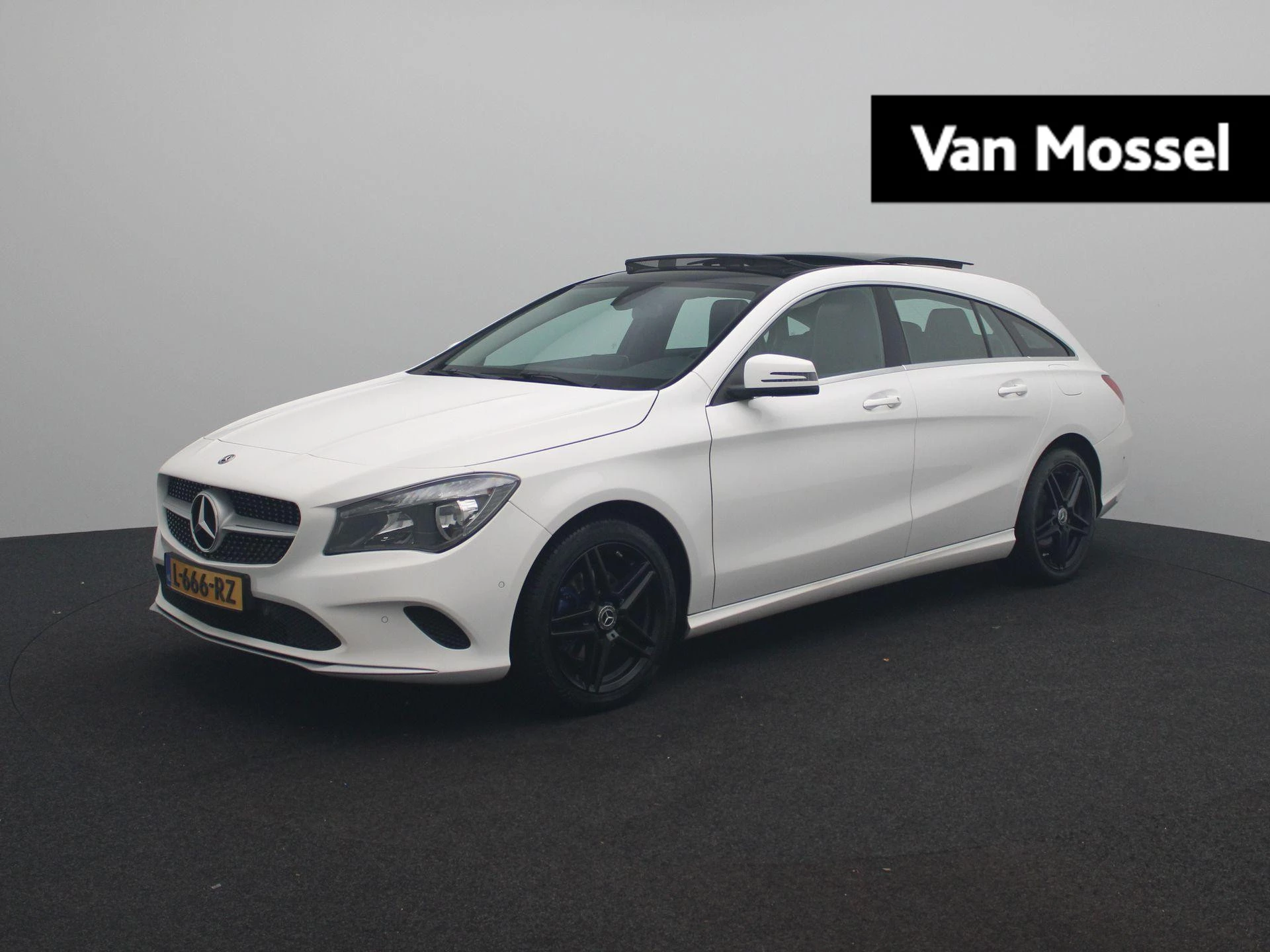 Mercedes-Benz-CLA-image-0