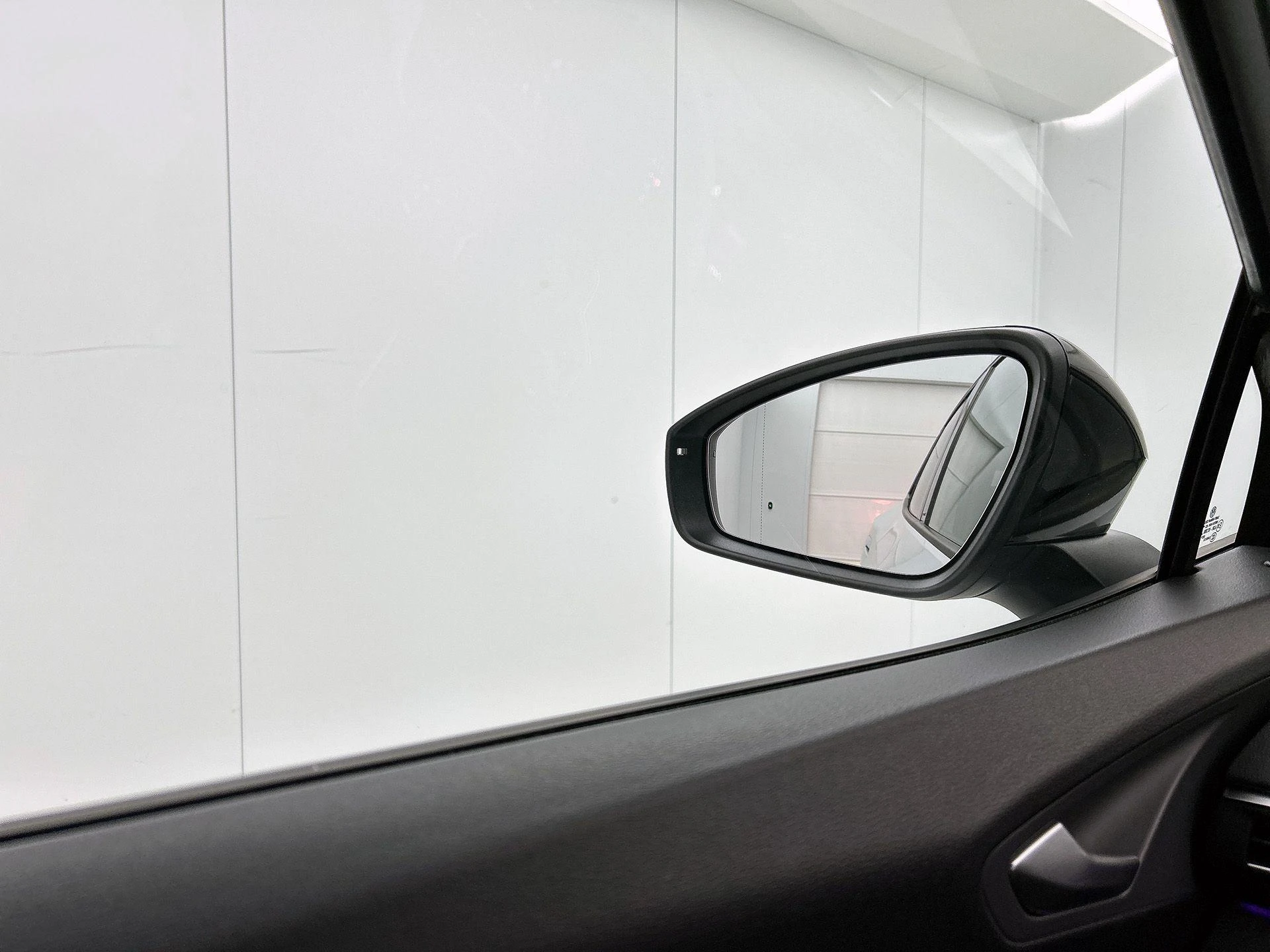 Volkswagen-ID.4-image-19